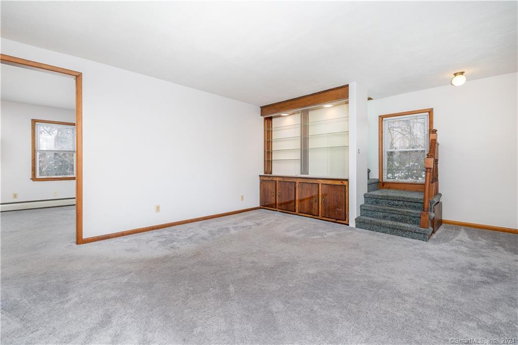 83 Airline Avenue