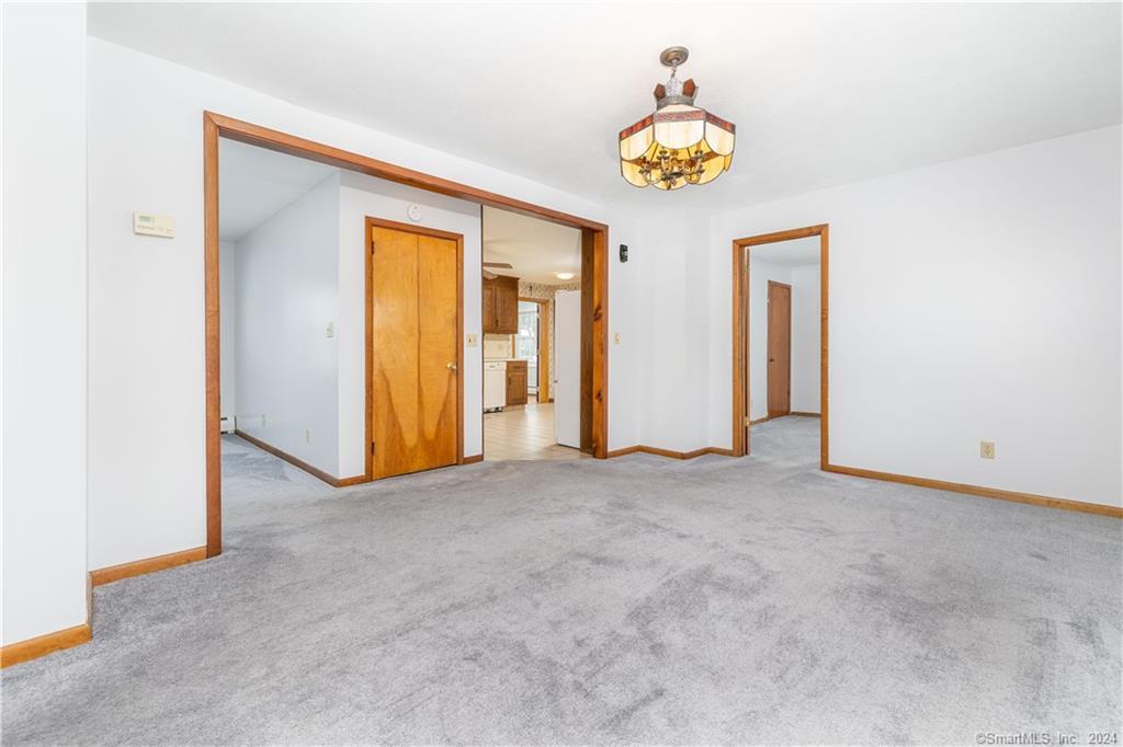 83 Airline Avenue