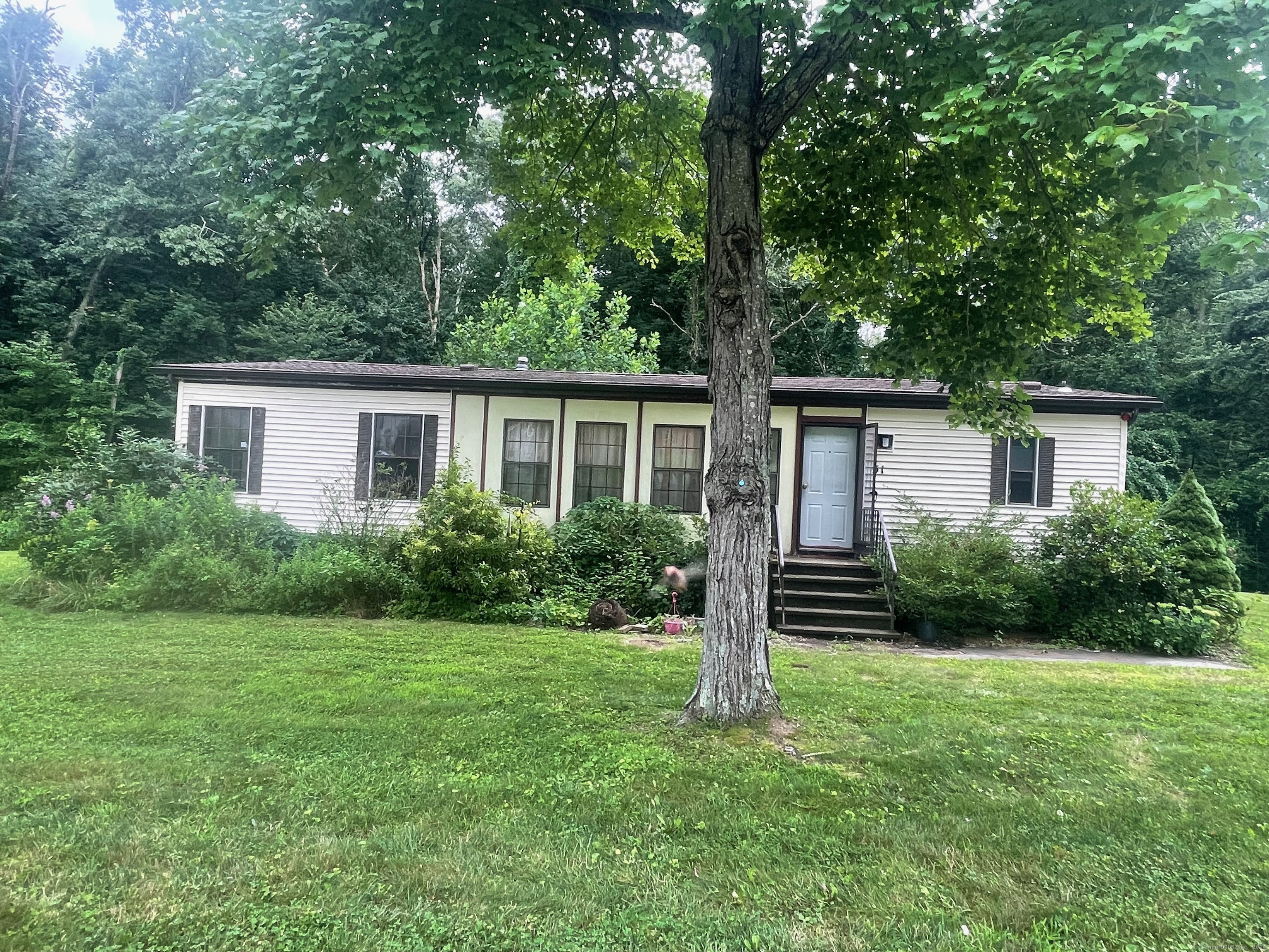 51 Colchester Commons