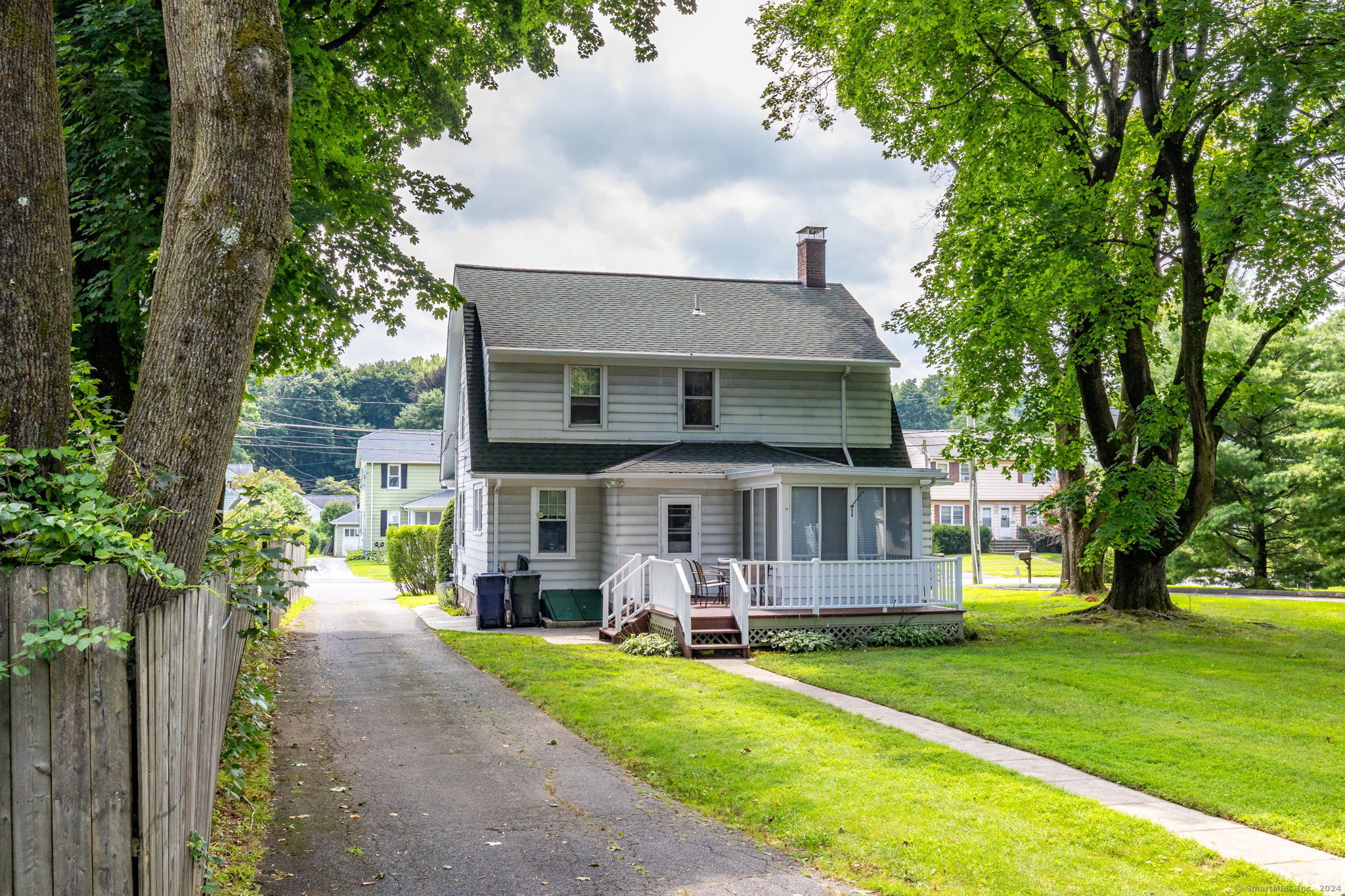 10 Fleetwood Avenue