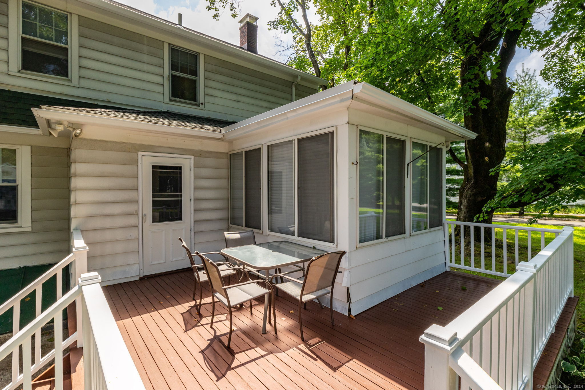 10 Fleetwood Avenue