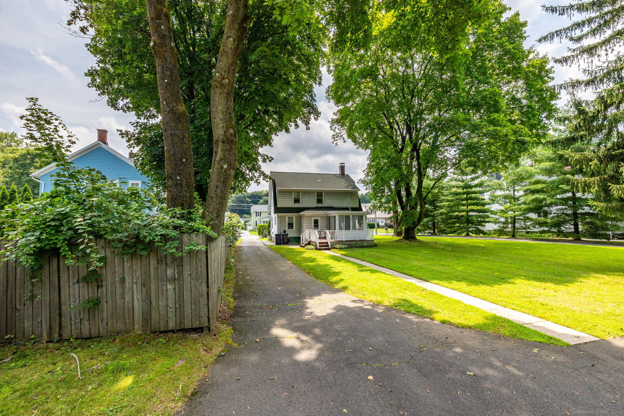 10 Fleetwood Avenue