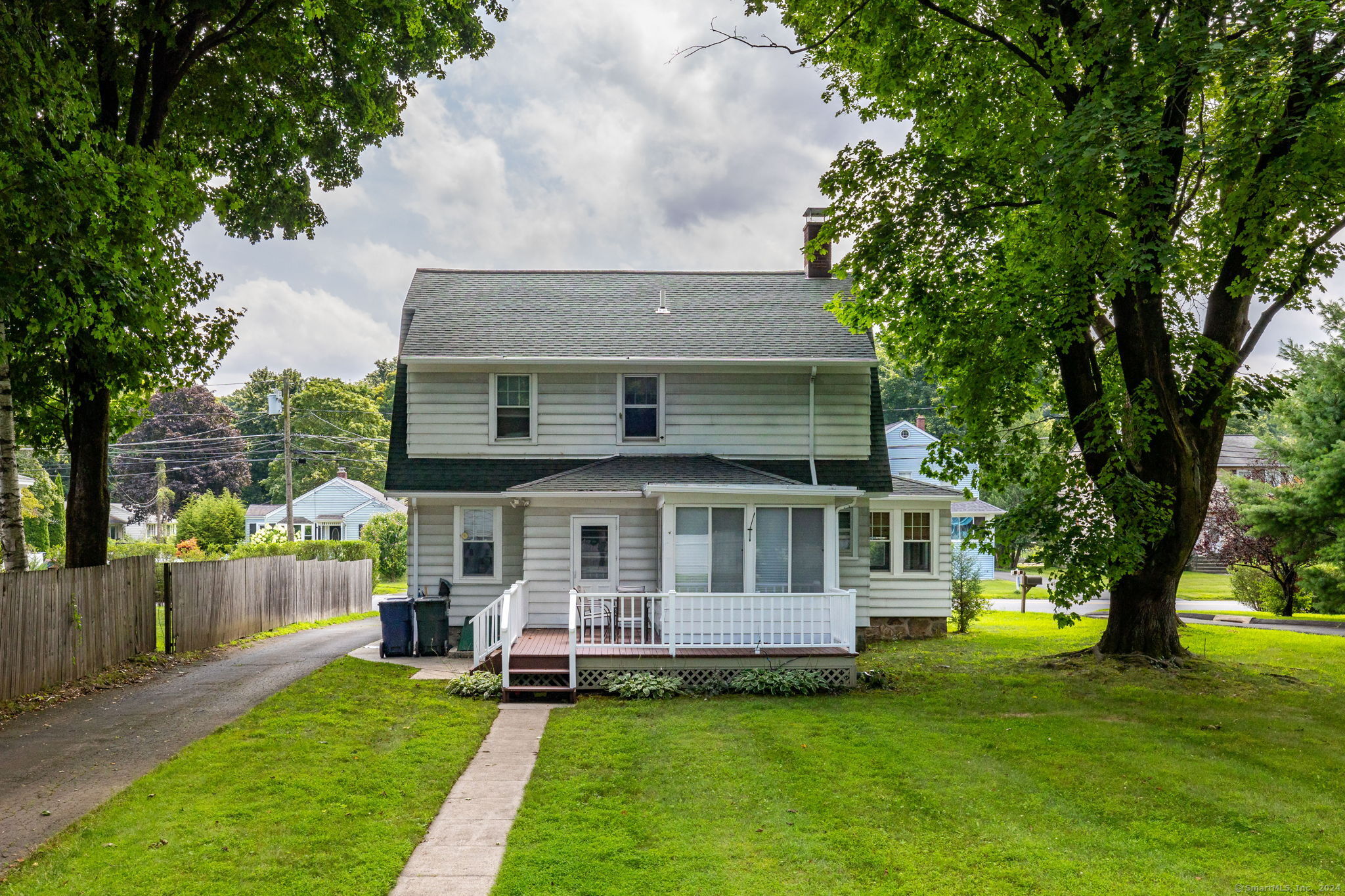 10 Fleetwood Avenue