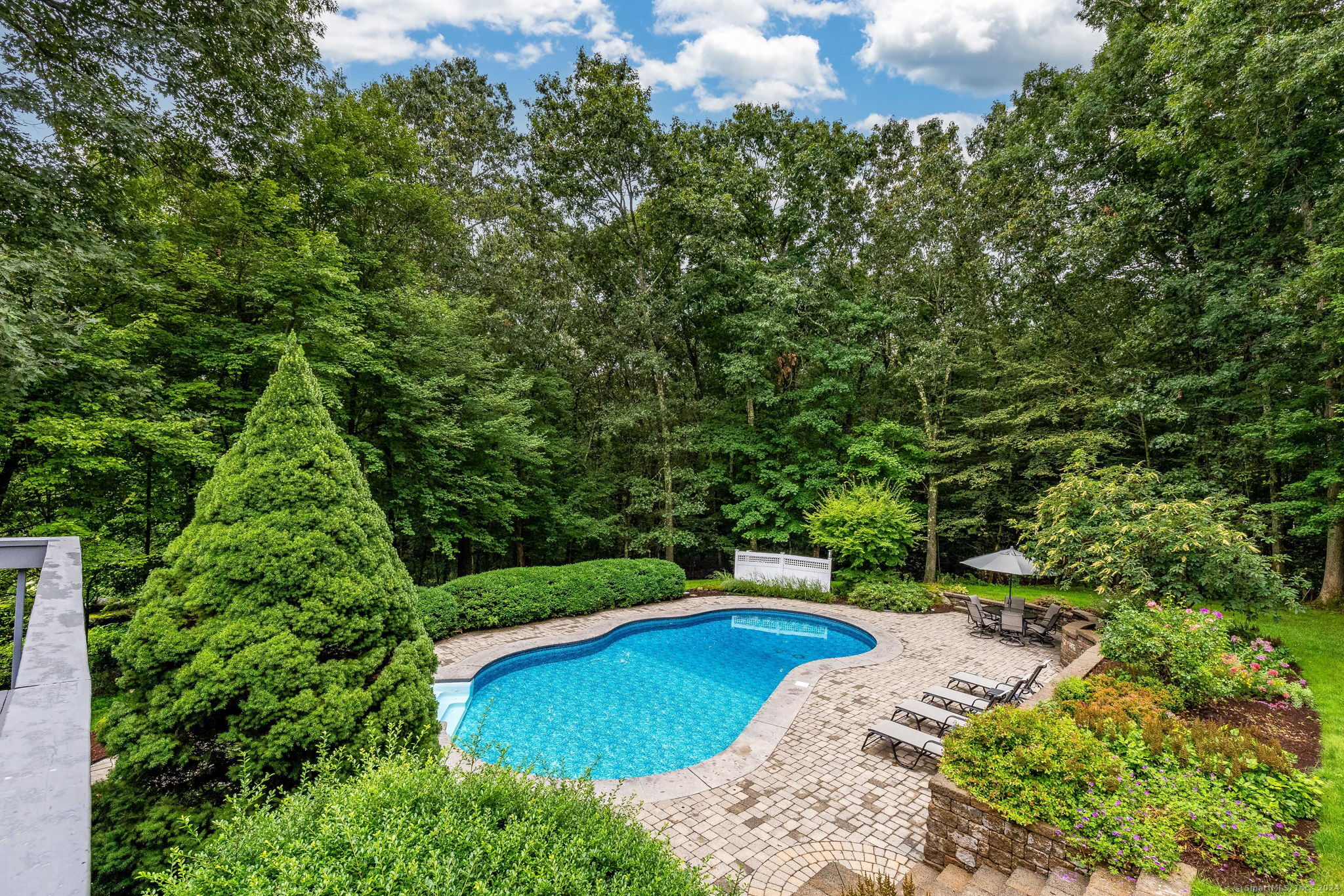 76 Steep Hollow Drive