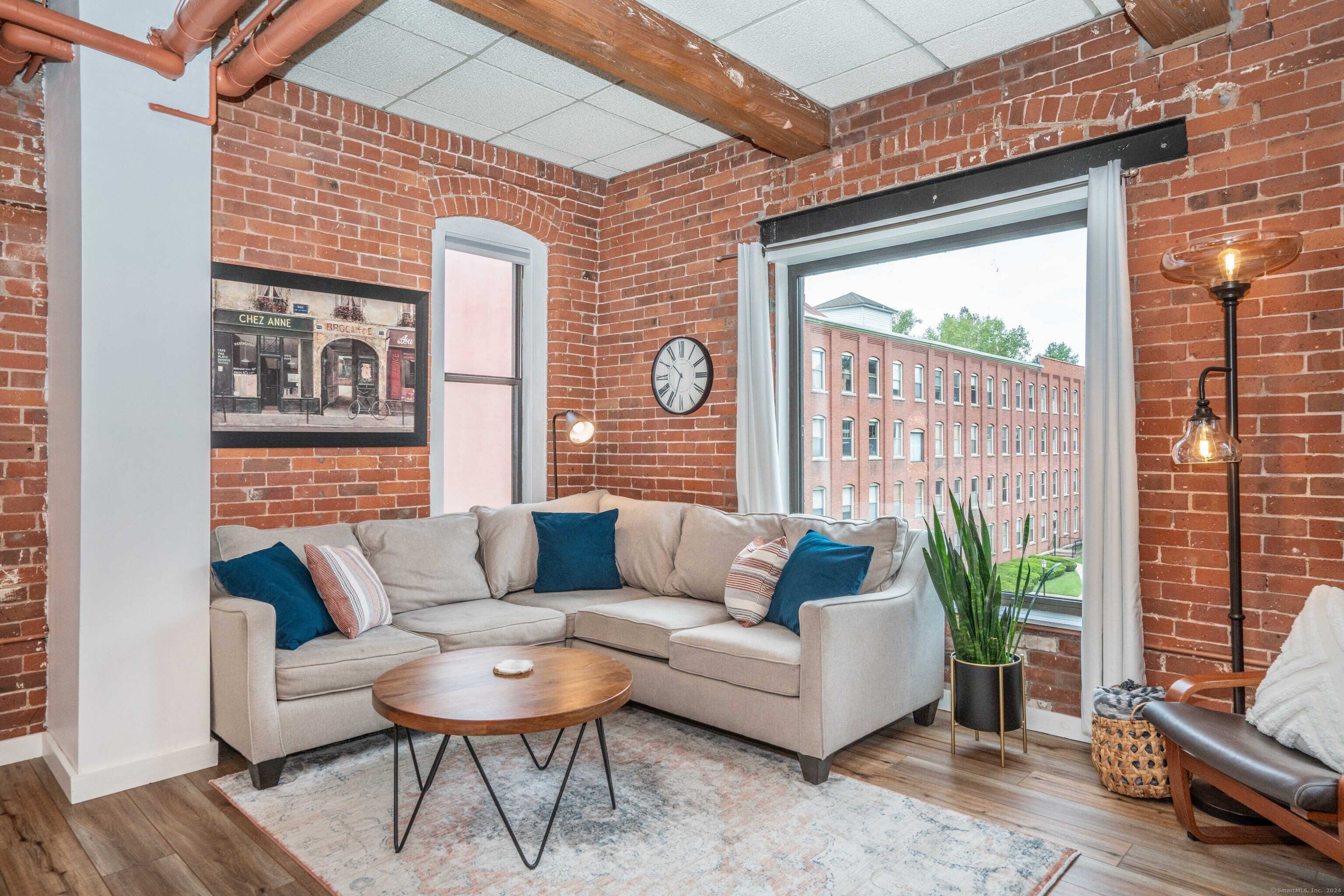 222 Williams Street East APT 318