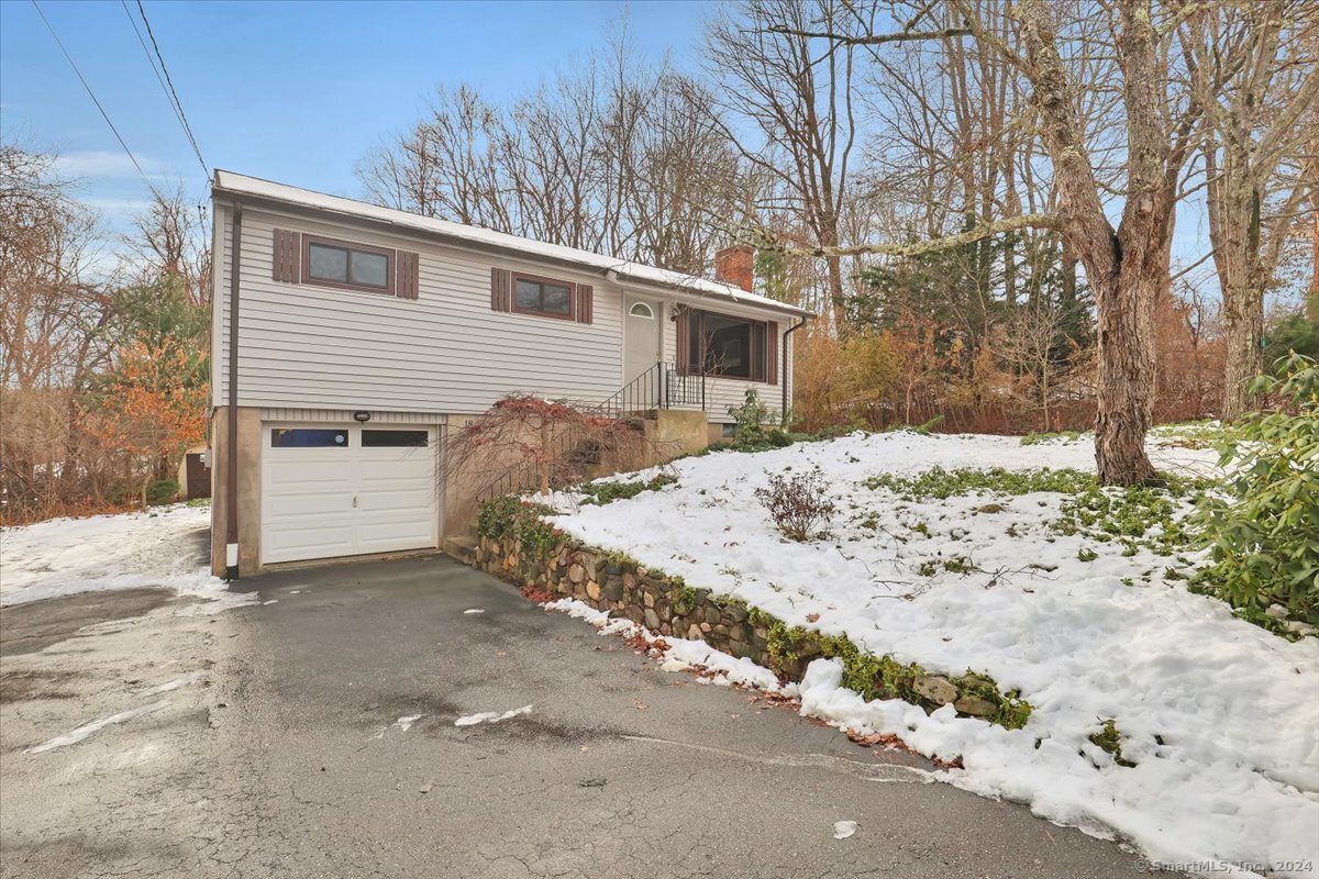 18 Carolyn Drive