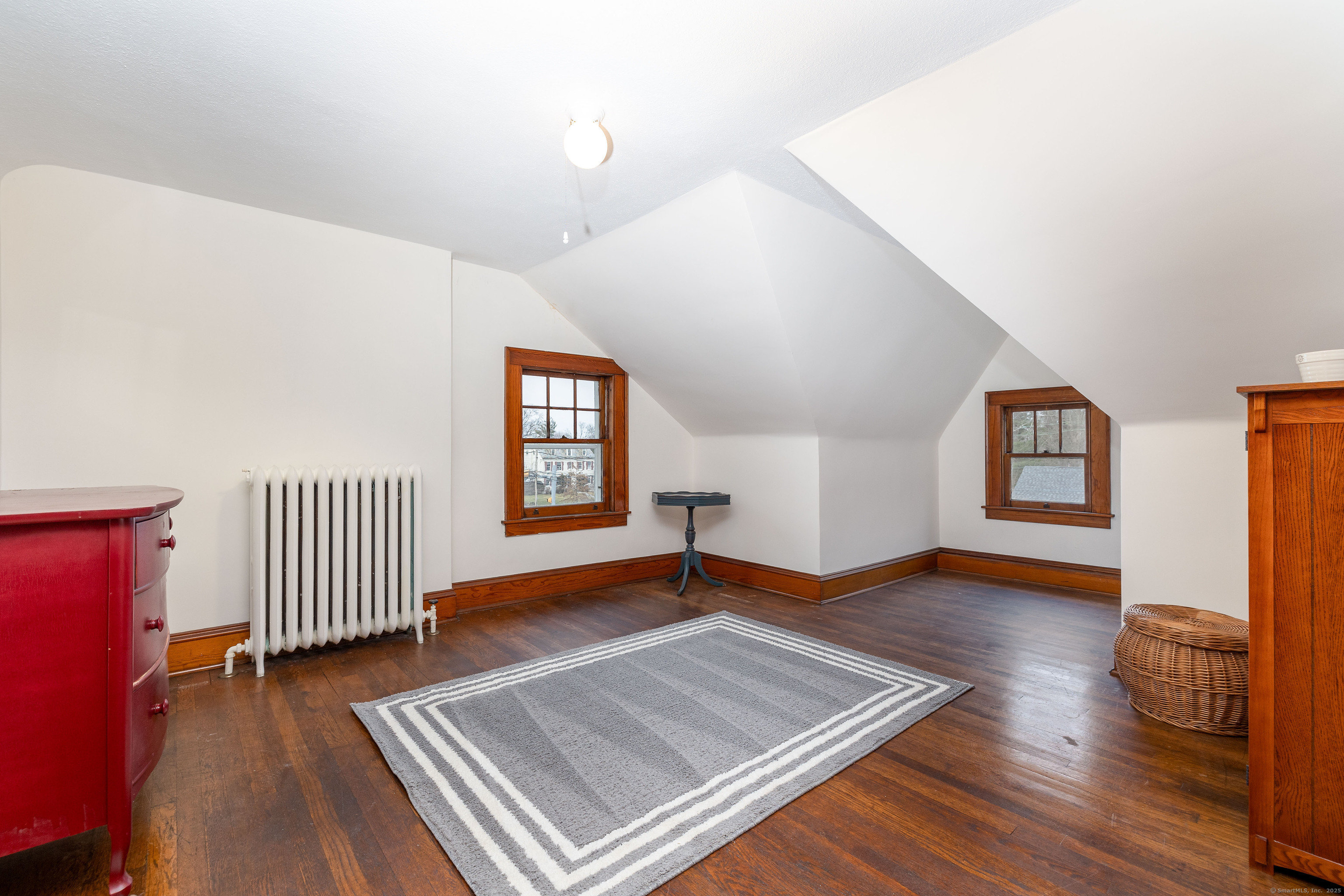 125 Quaker Lane North