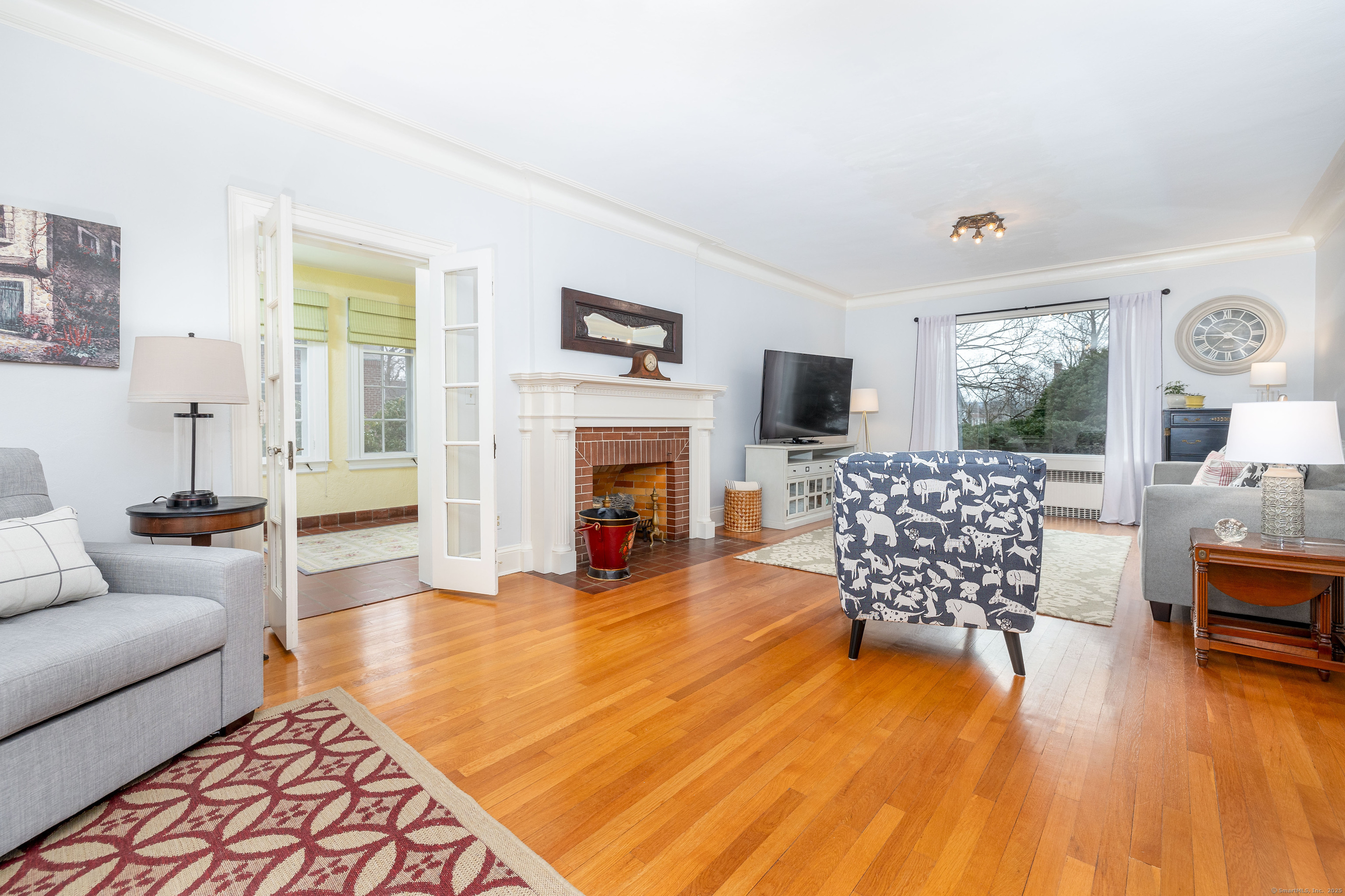 125 Quaker Lane North