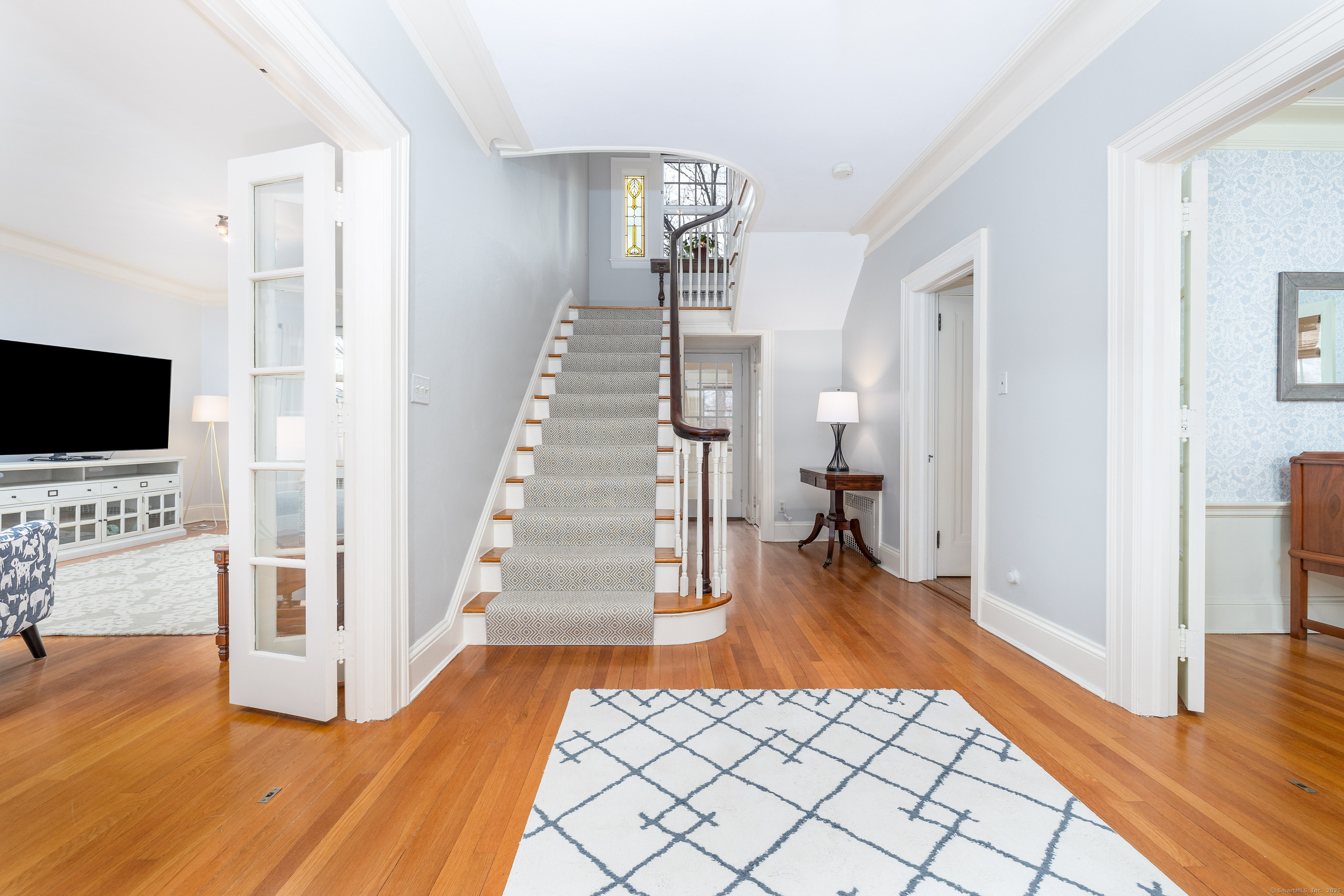 125 Quaker Lane North