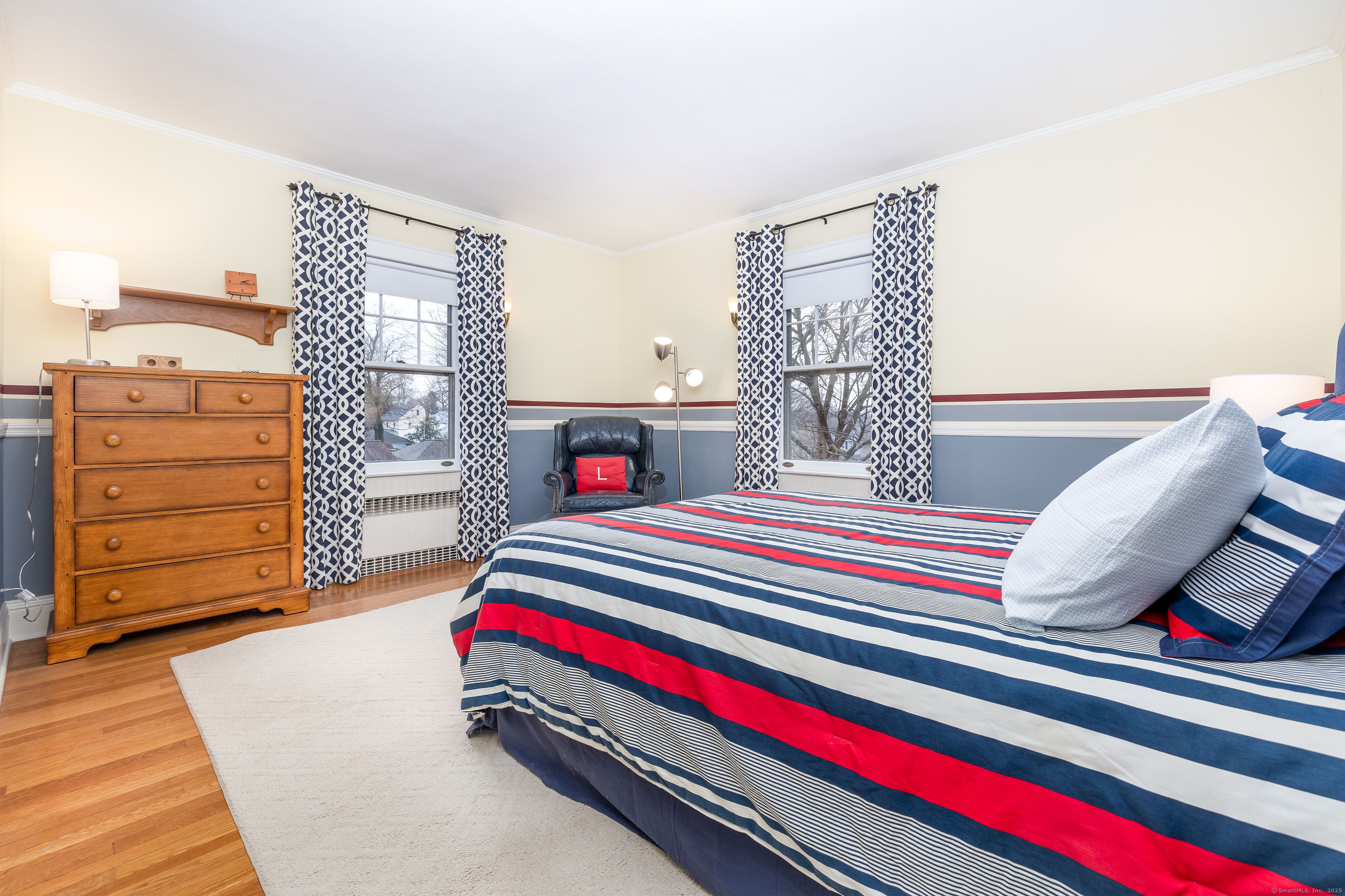 125 Quaker Lane North