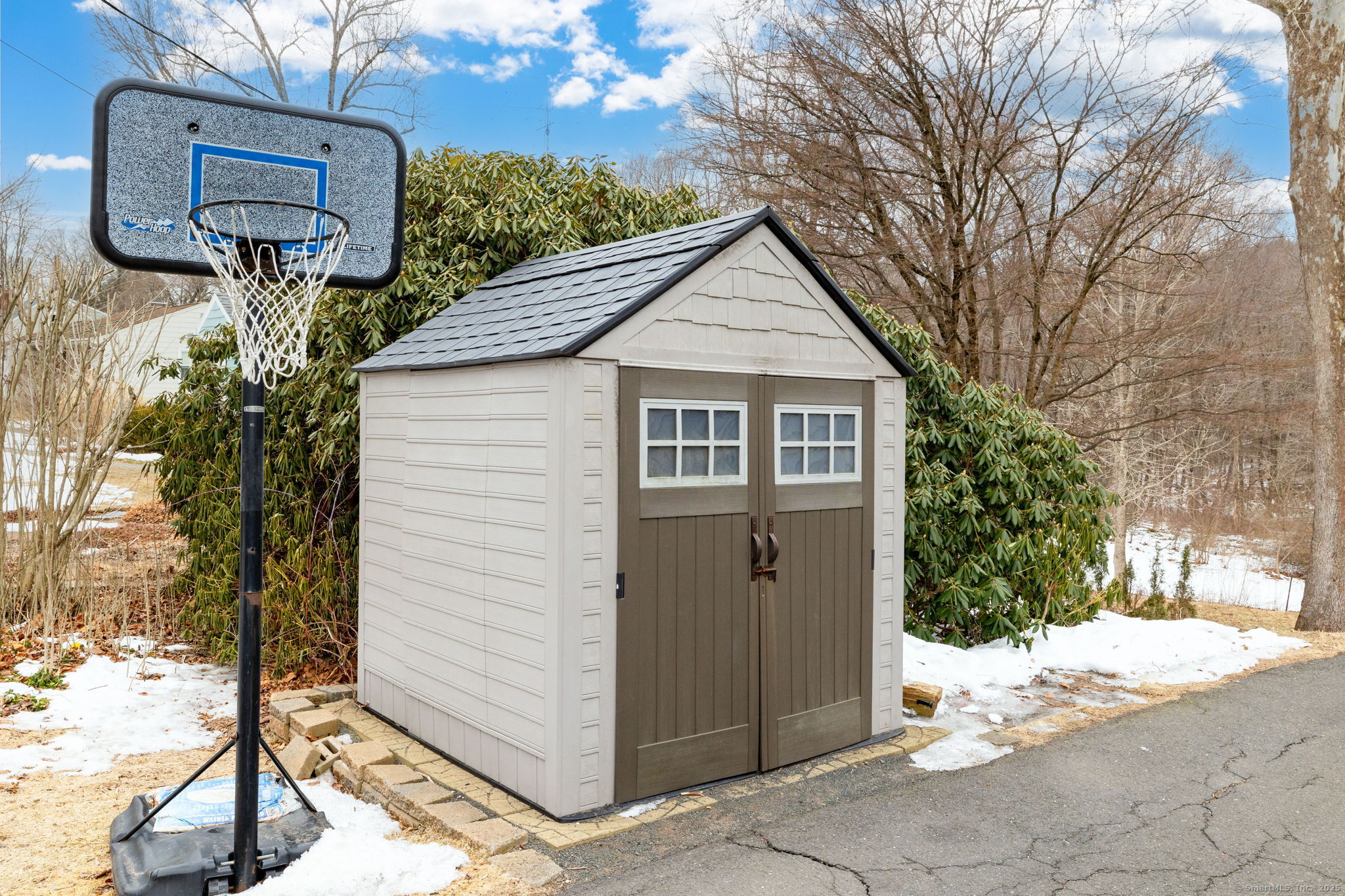 56 Wynding Hills Road