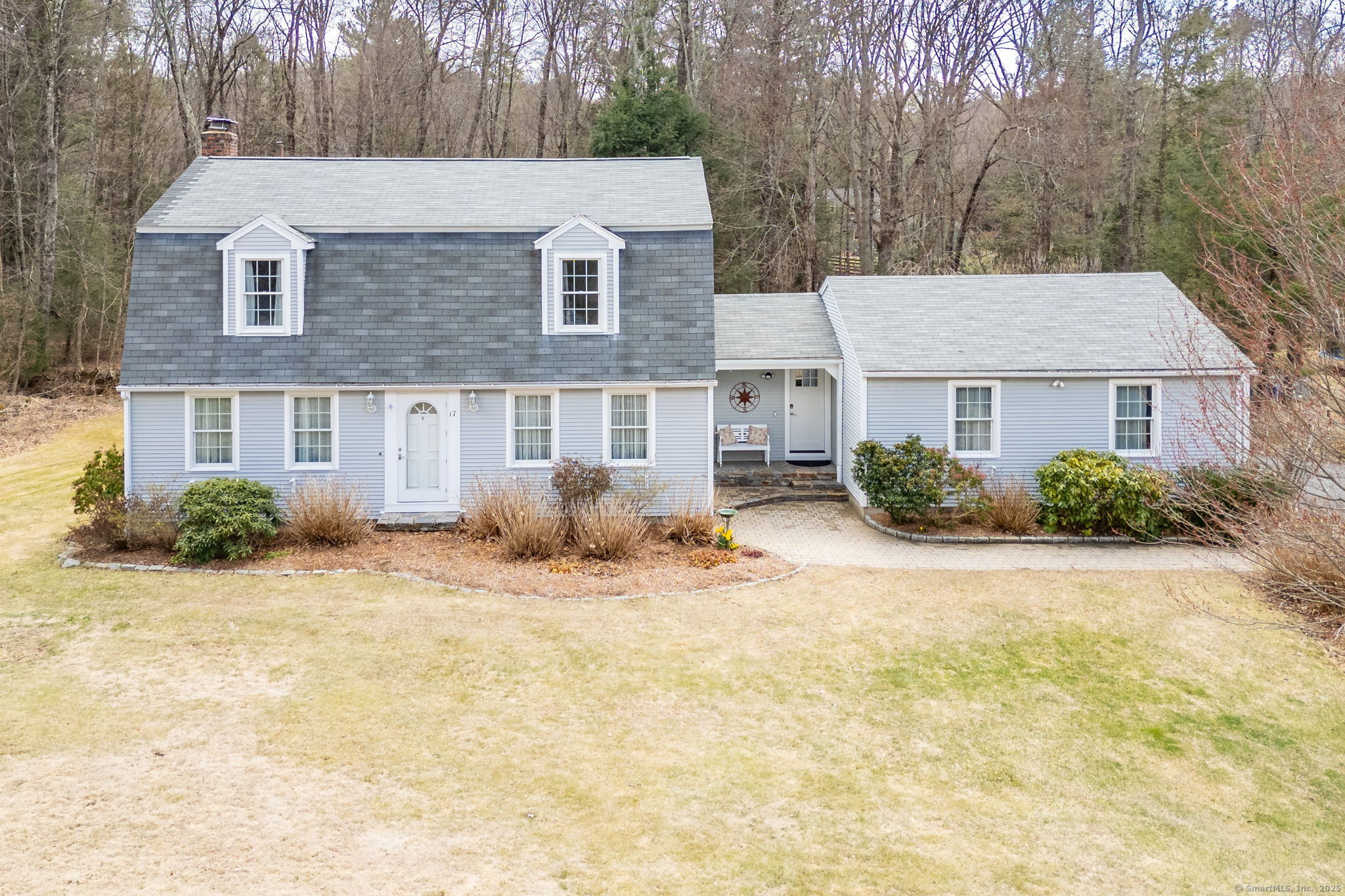 17 Tumble Brook Circle