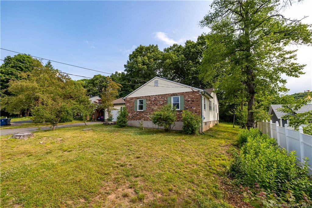 18 Seneca Road
