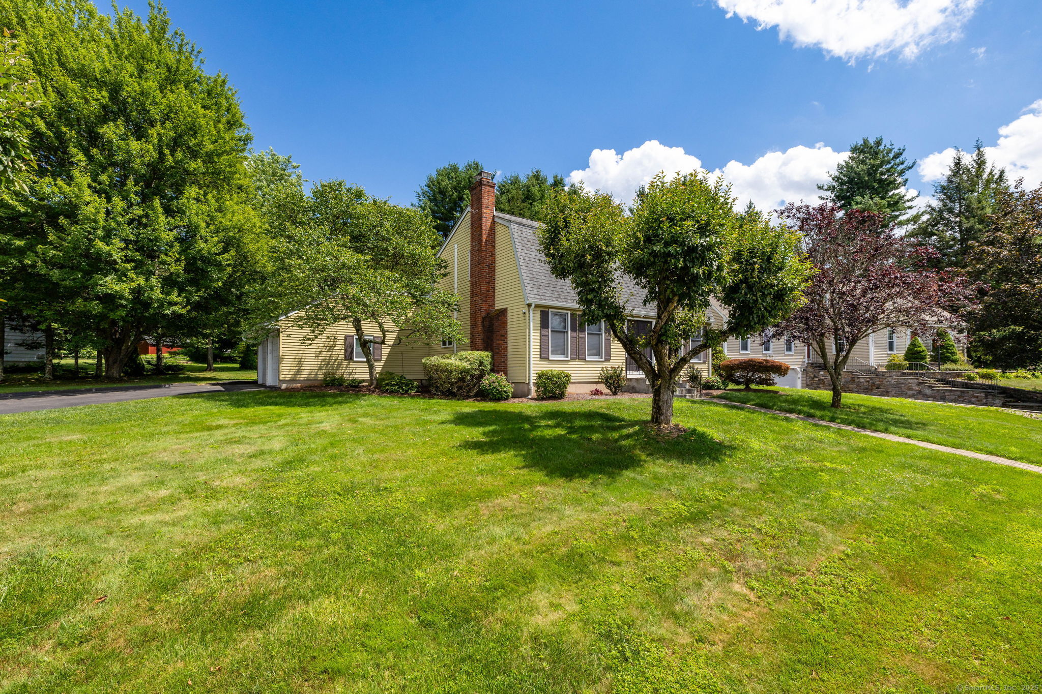 9 Fawn Drive