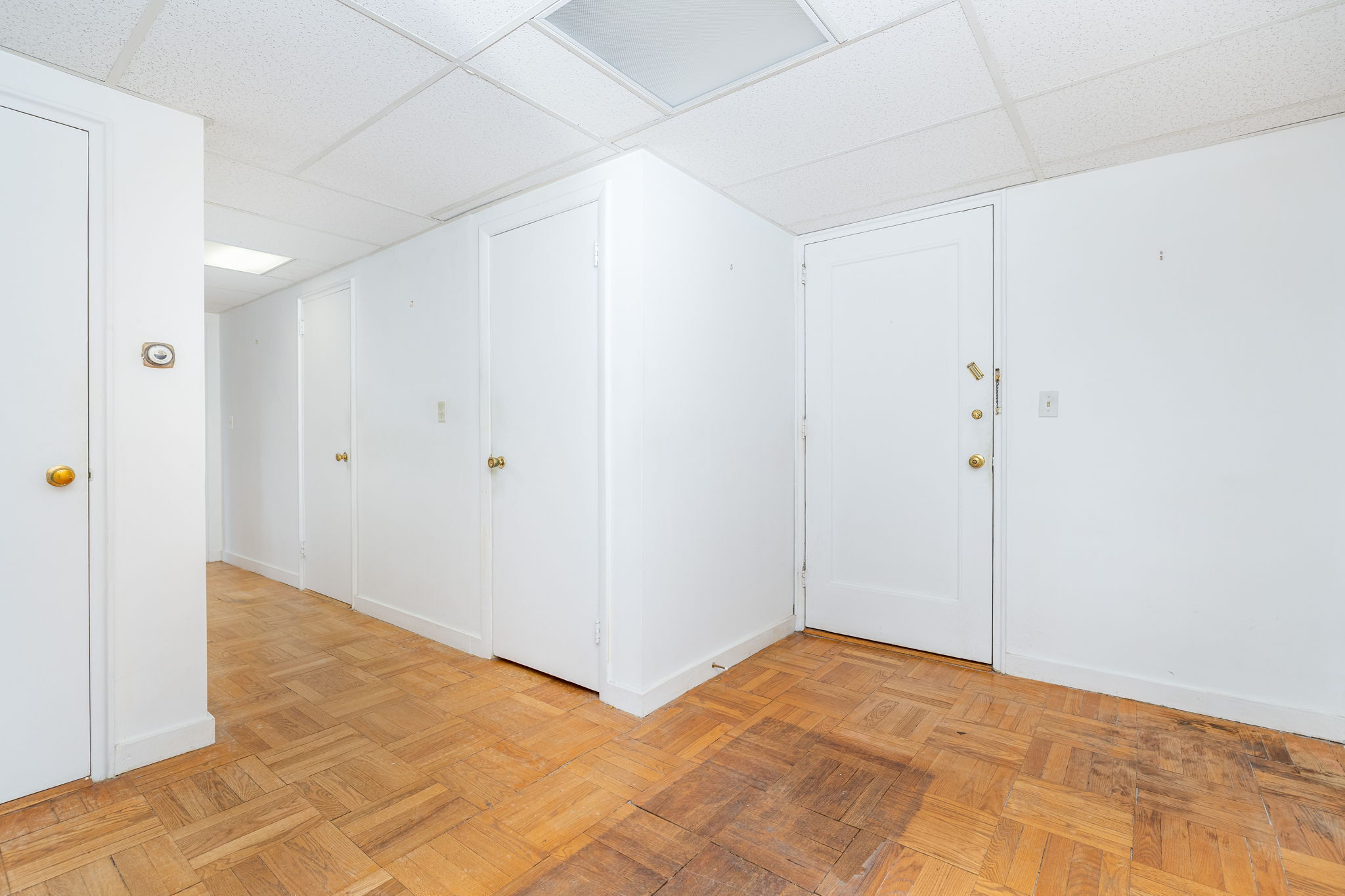 869 Farmington Avenue APT 305