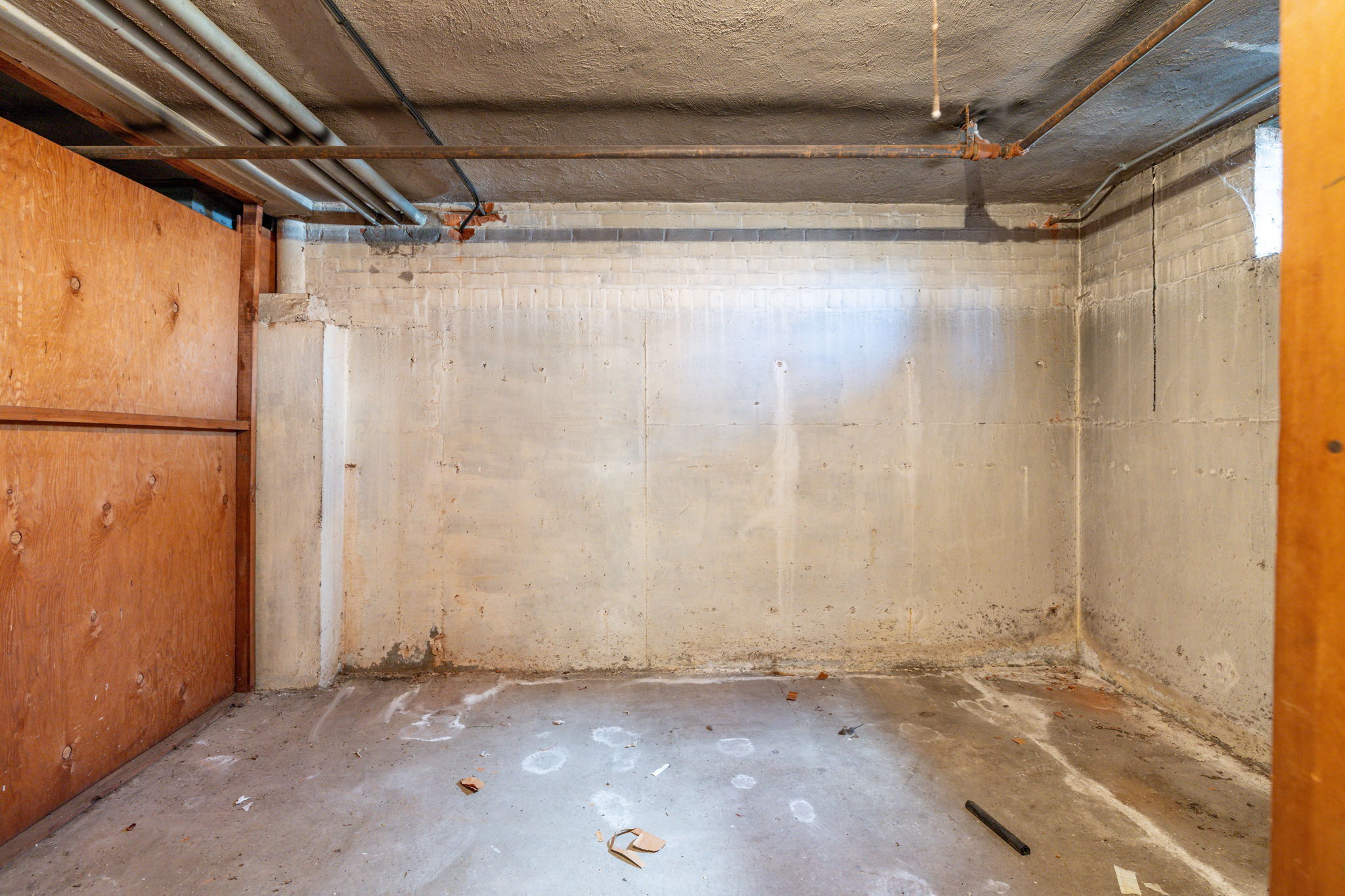 869 Farmington Avenue APT 305