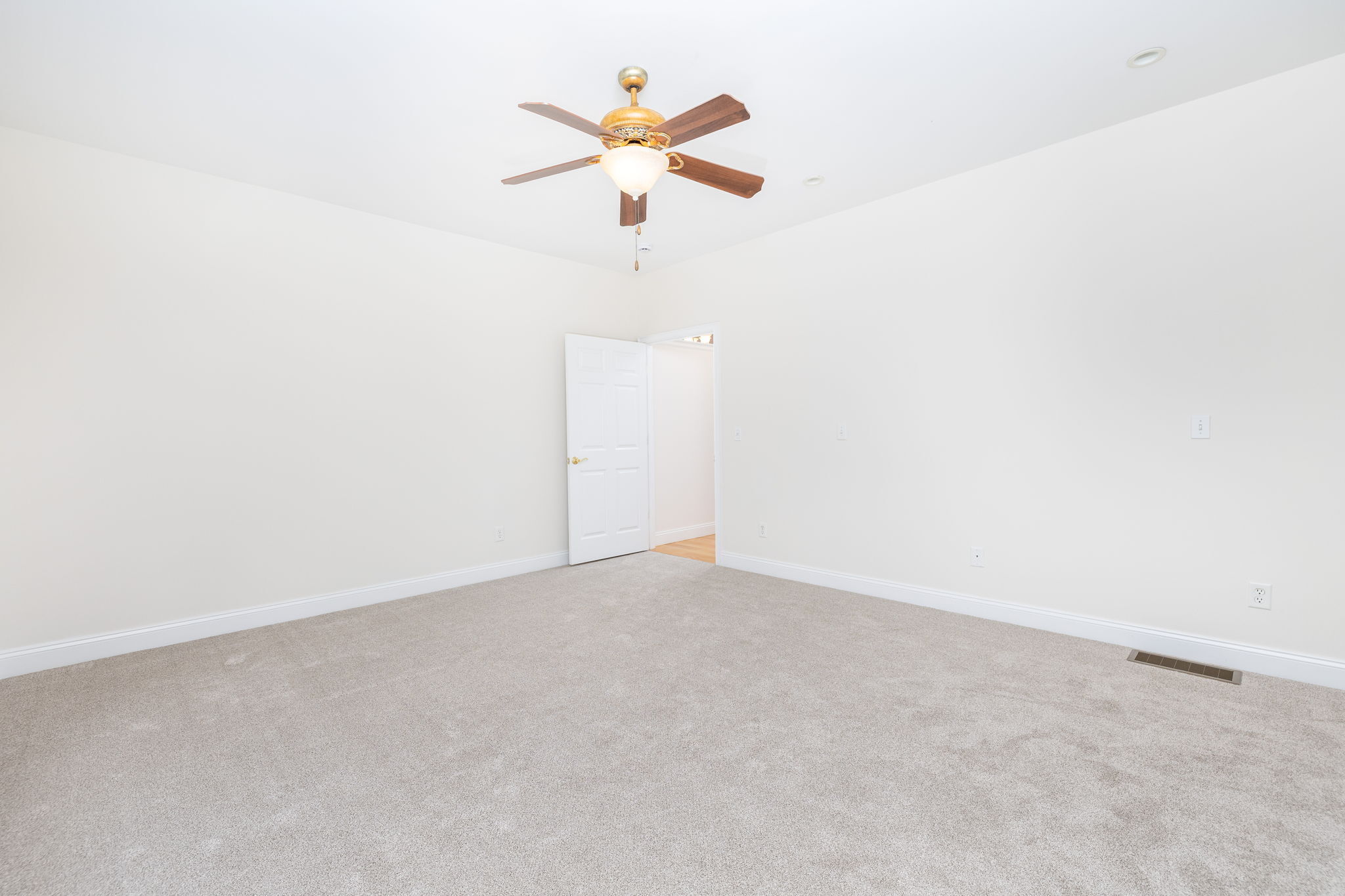 6 Village Court 6