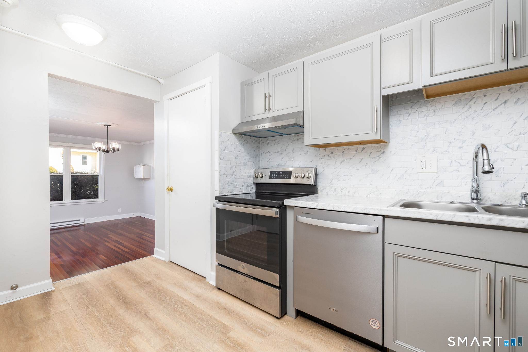 949 Pleasant Valley Road 8-1