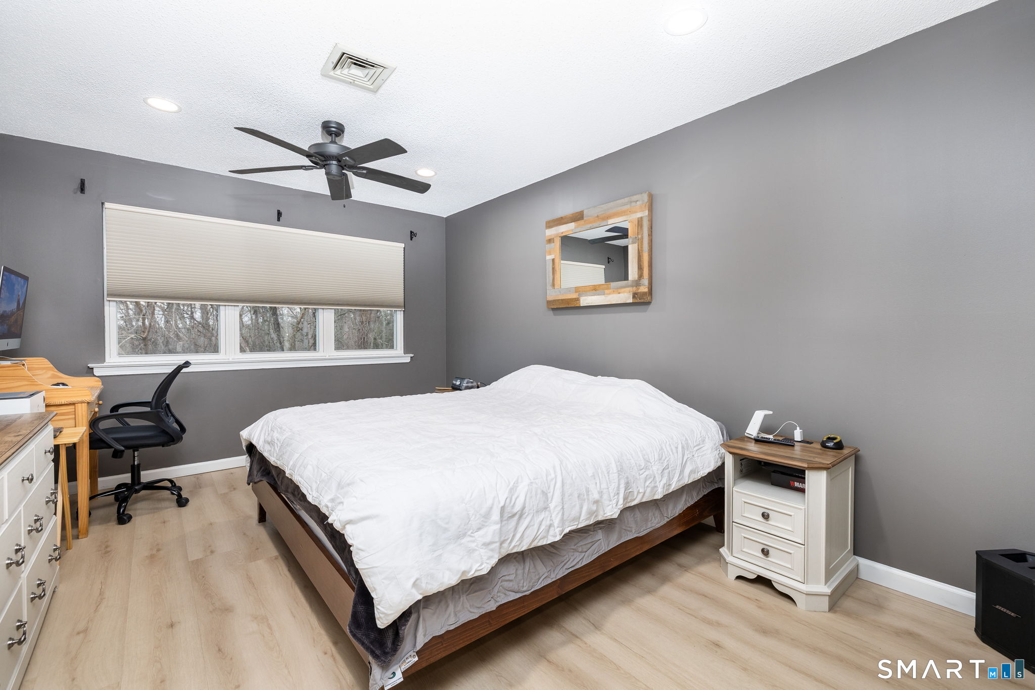 27 Folkstone Road APT C