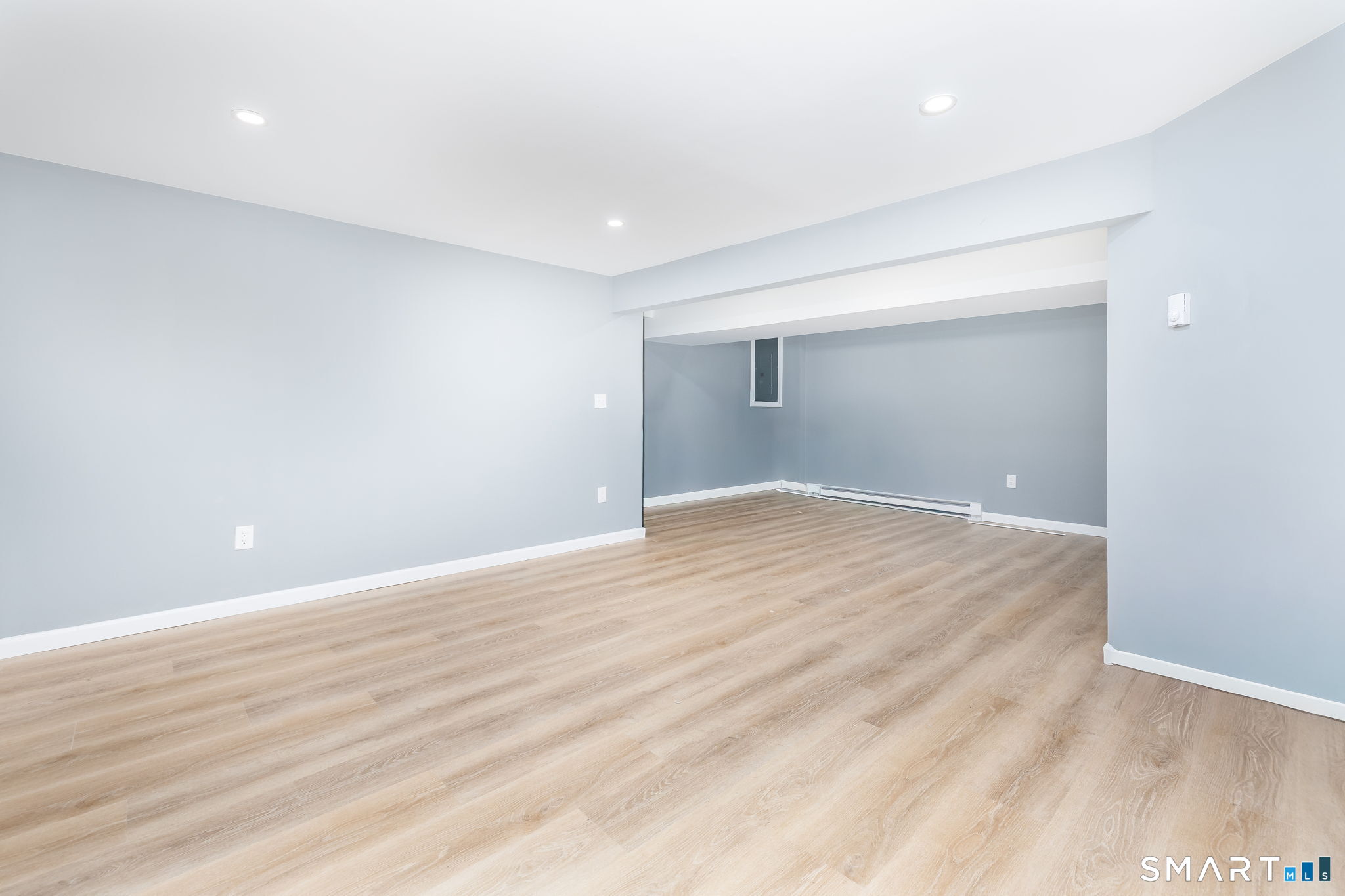 27 Folkstone Road APT C