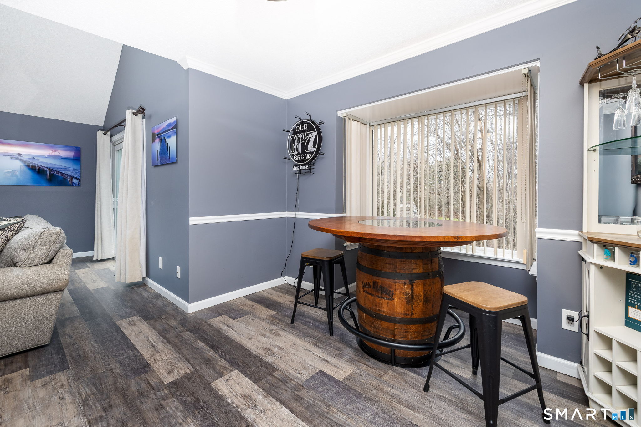 27 Folkstone Road APT C