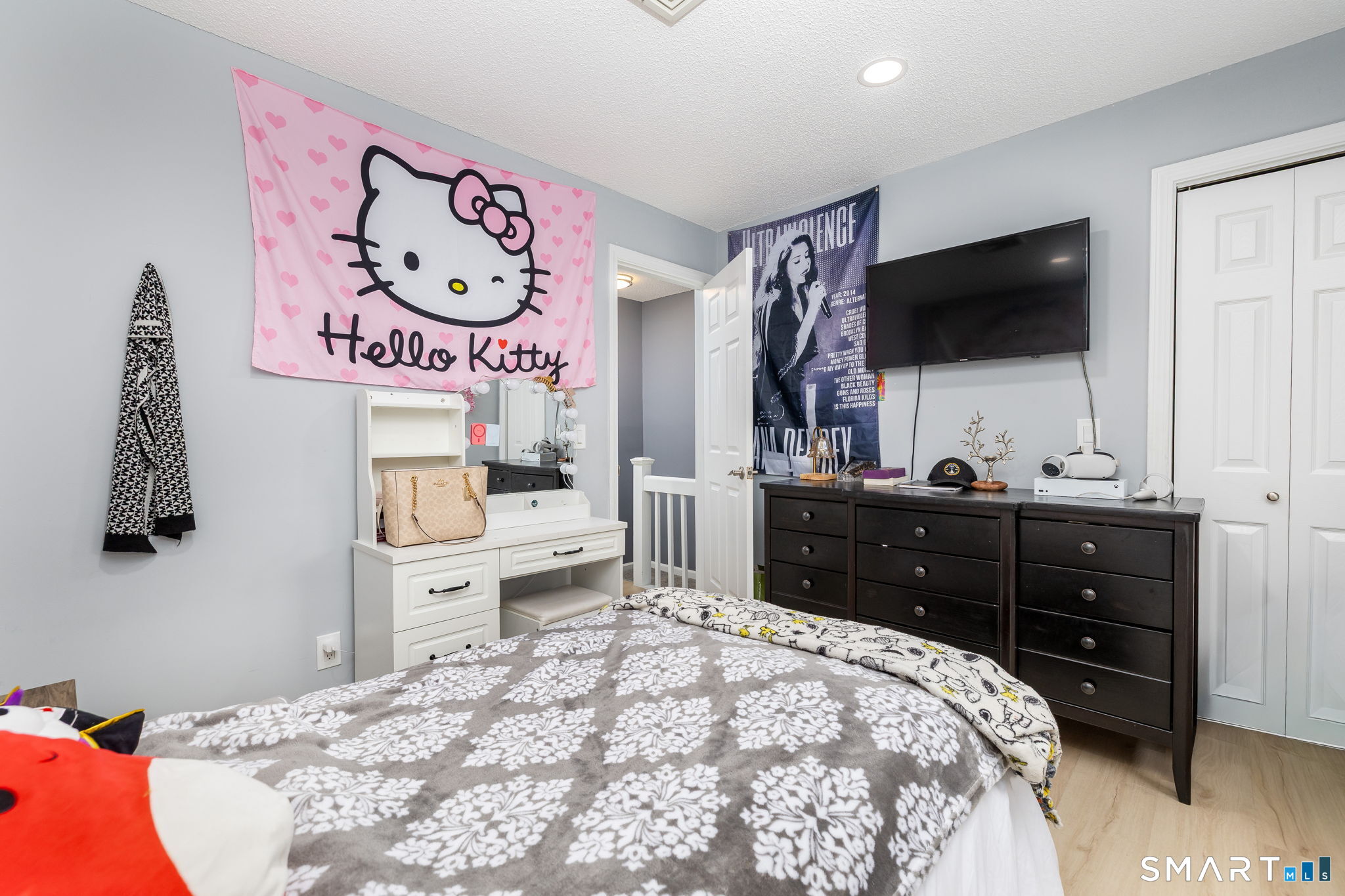 27 Folkstone Road APT C