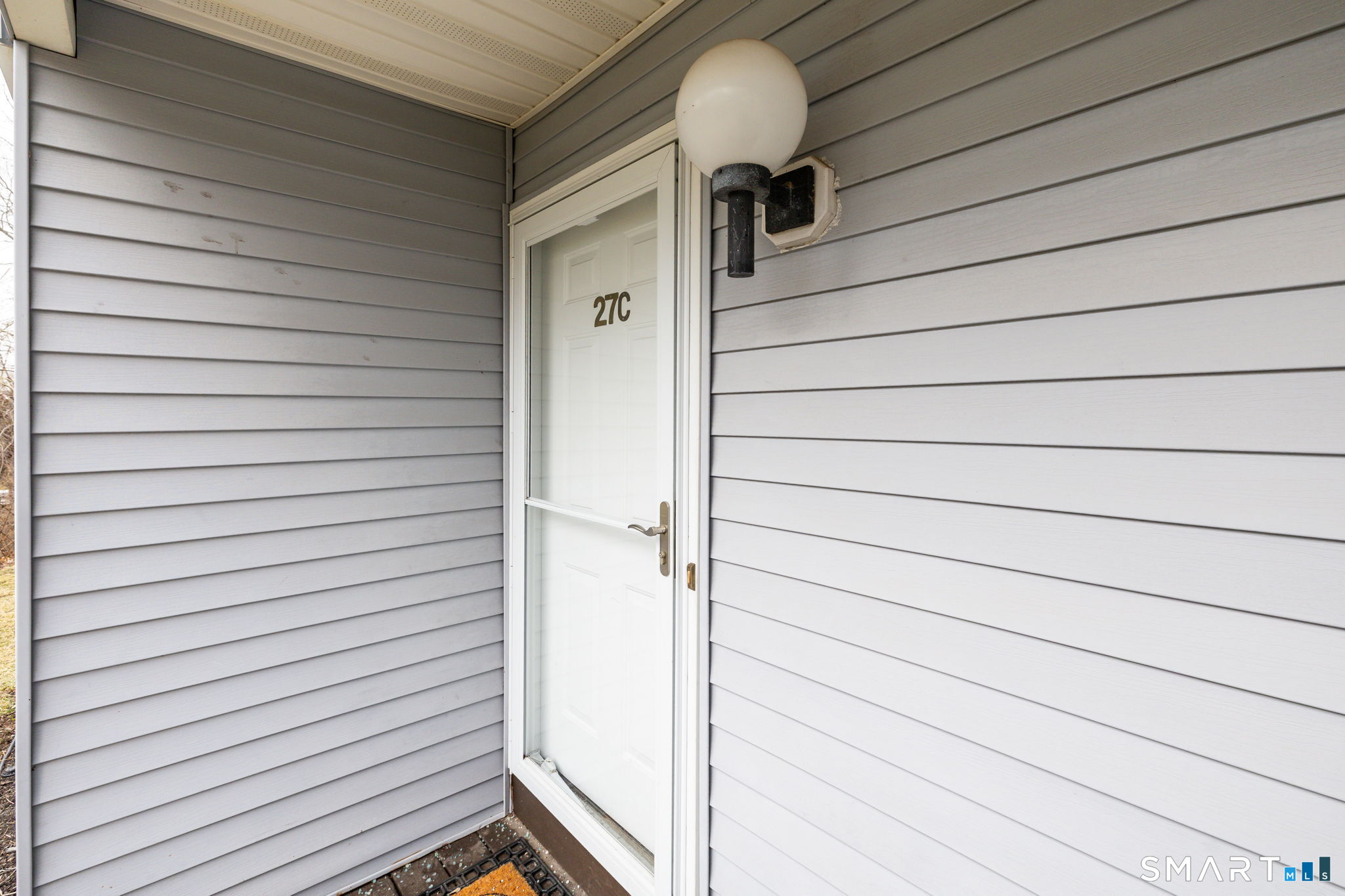 27 Folkstone Road APT C