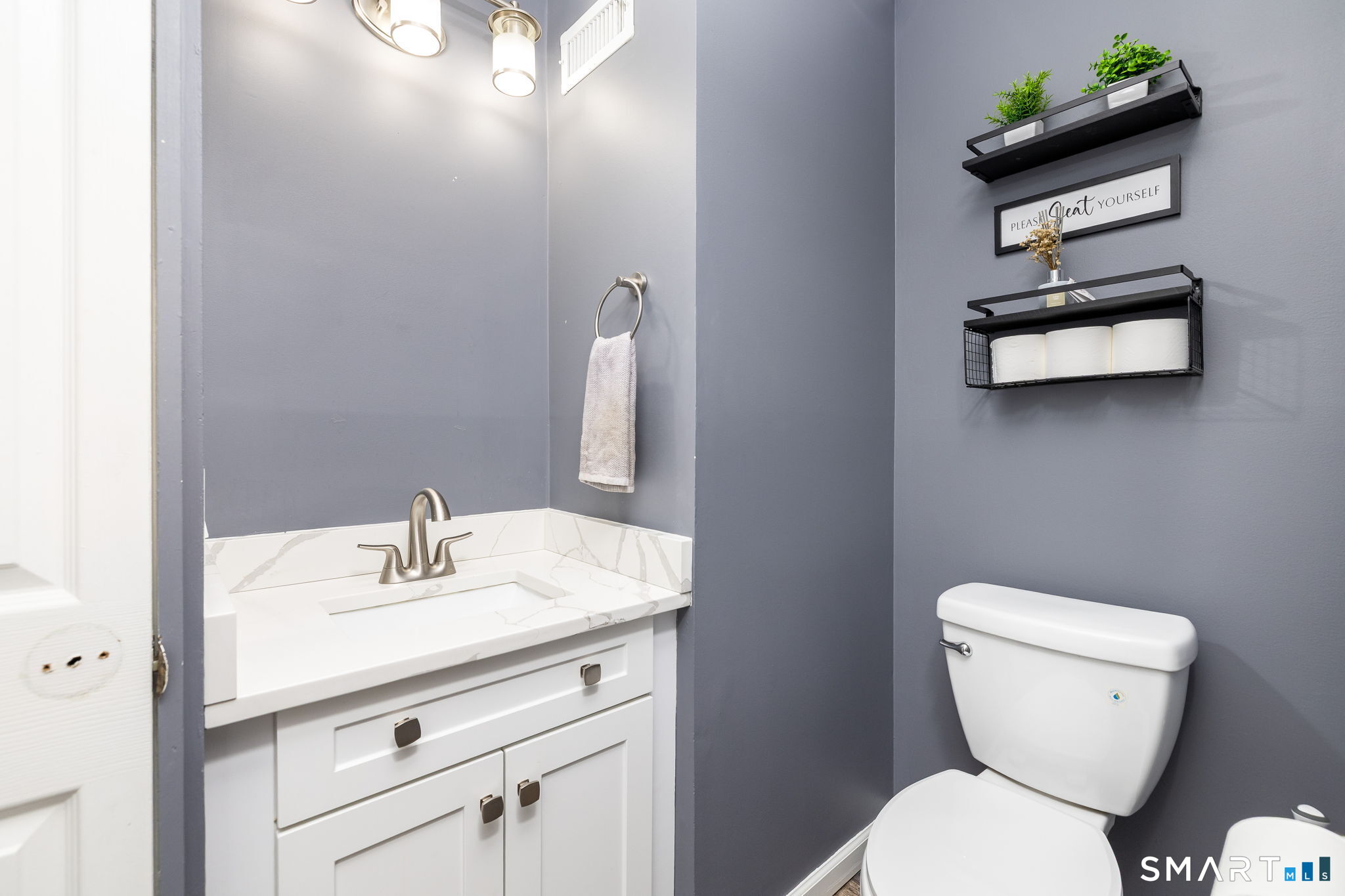 27 Folkstone Road APT C