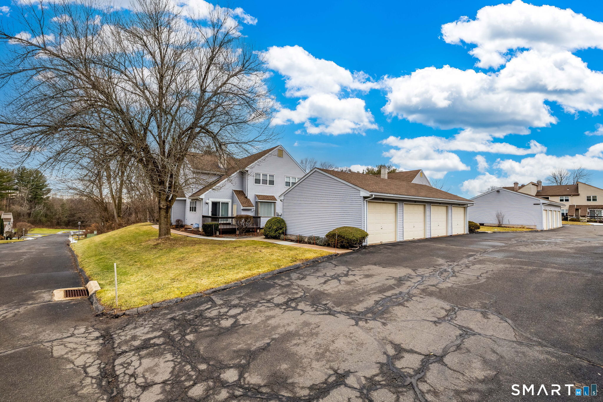 27 Folkstone Road APT C