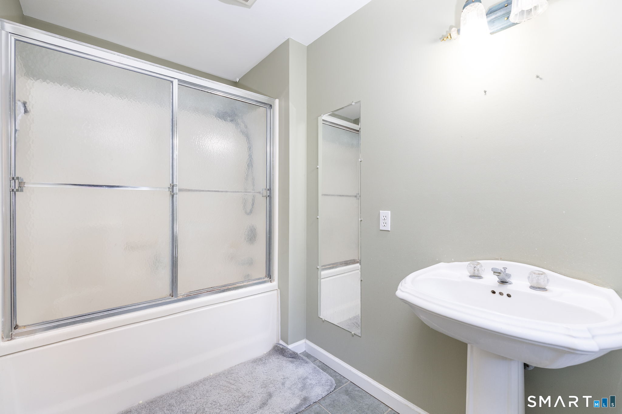 3 Candlewood Court