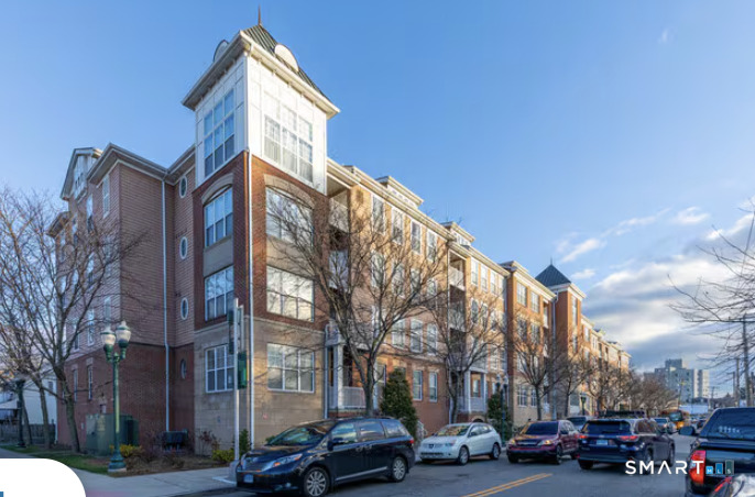 25 Adams Avenue 112
