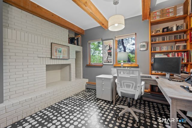 106 Hunt Road