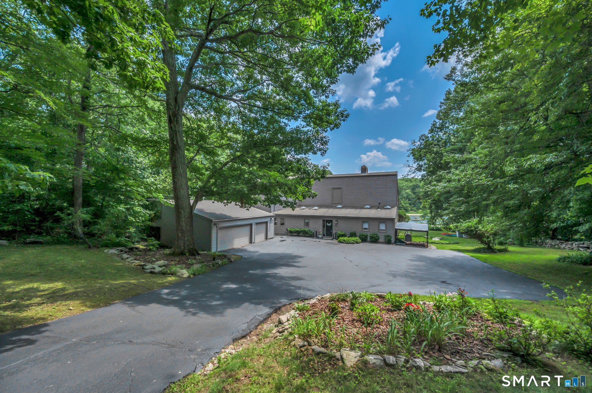 106 Hunt Road