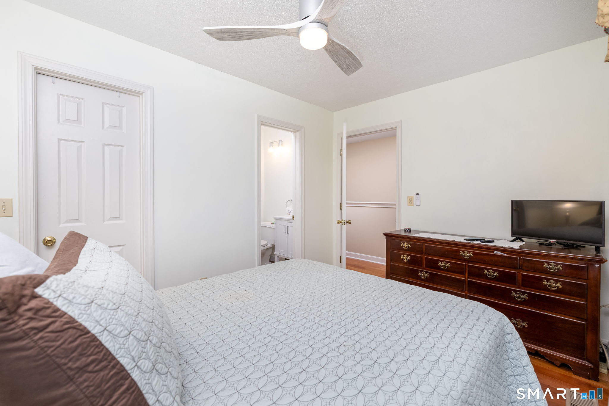 8 Whitward Place
