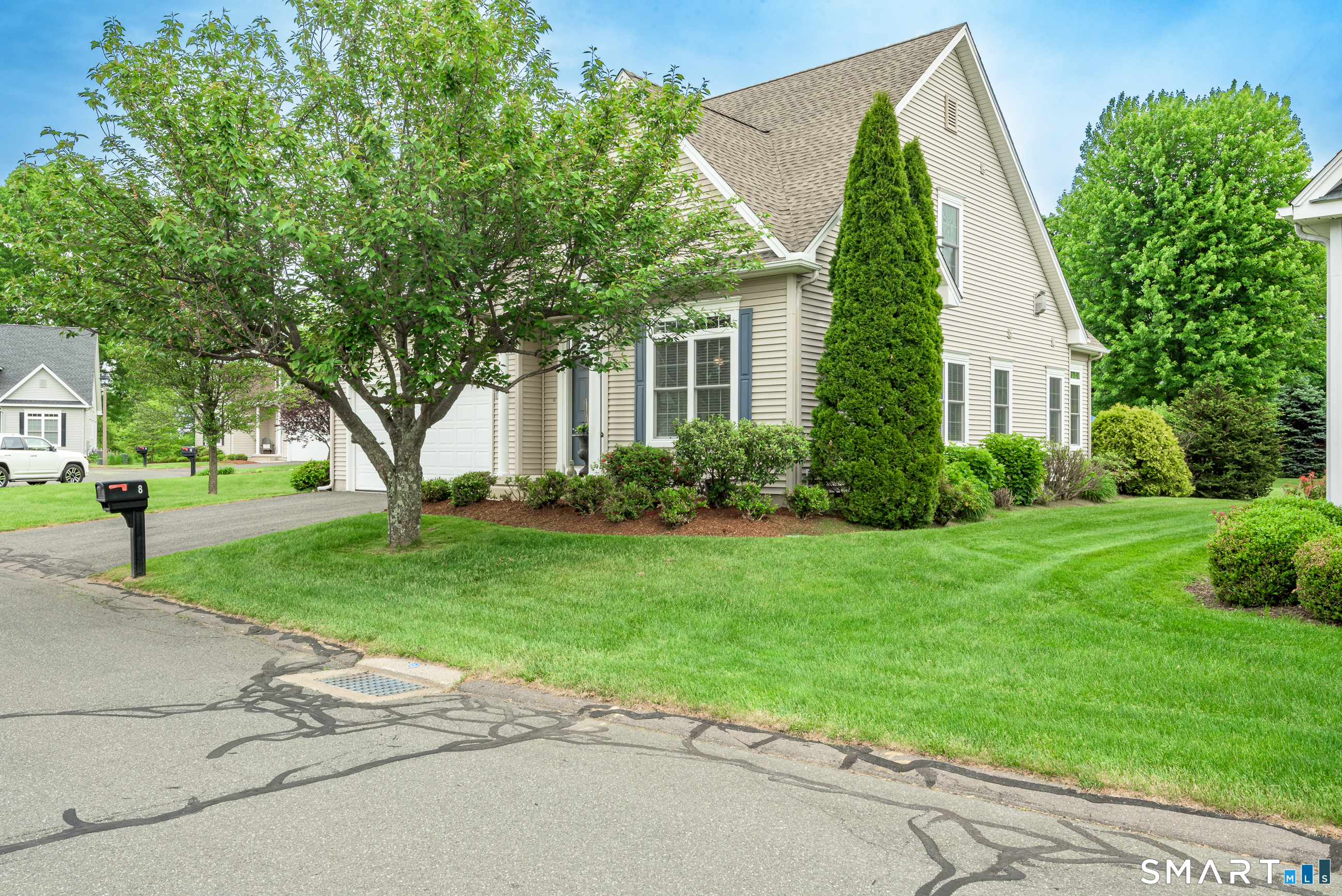 8 Greendale Drive 8