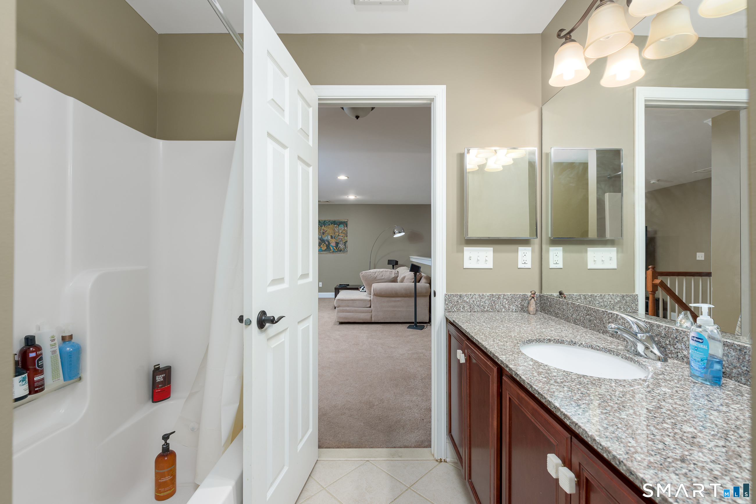 33 Iris Way Unit: 33