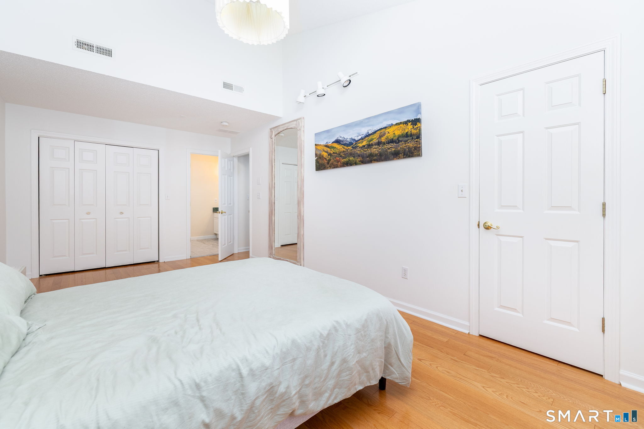 18 East Village Court Unit: 18