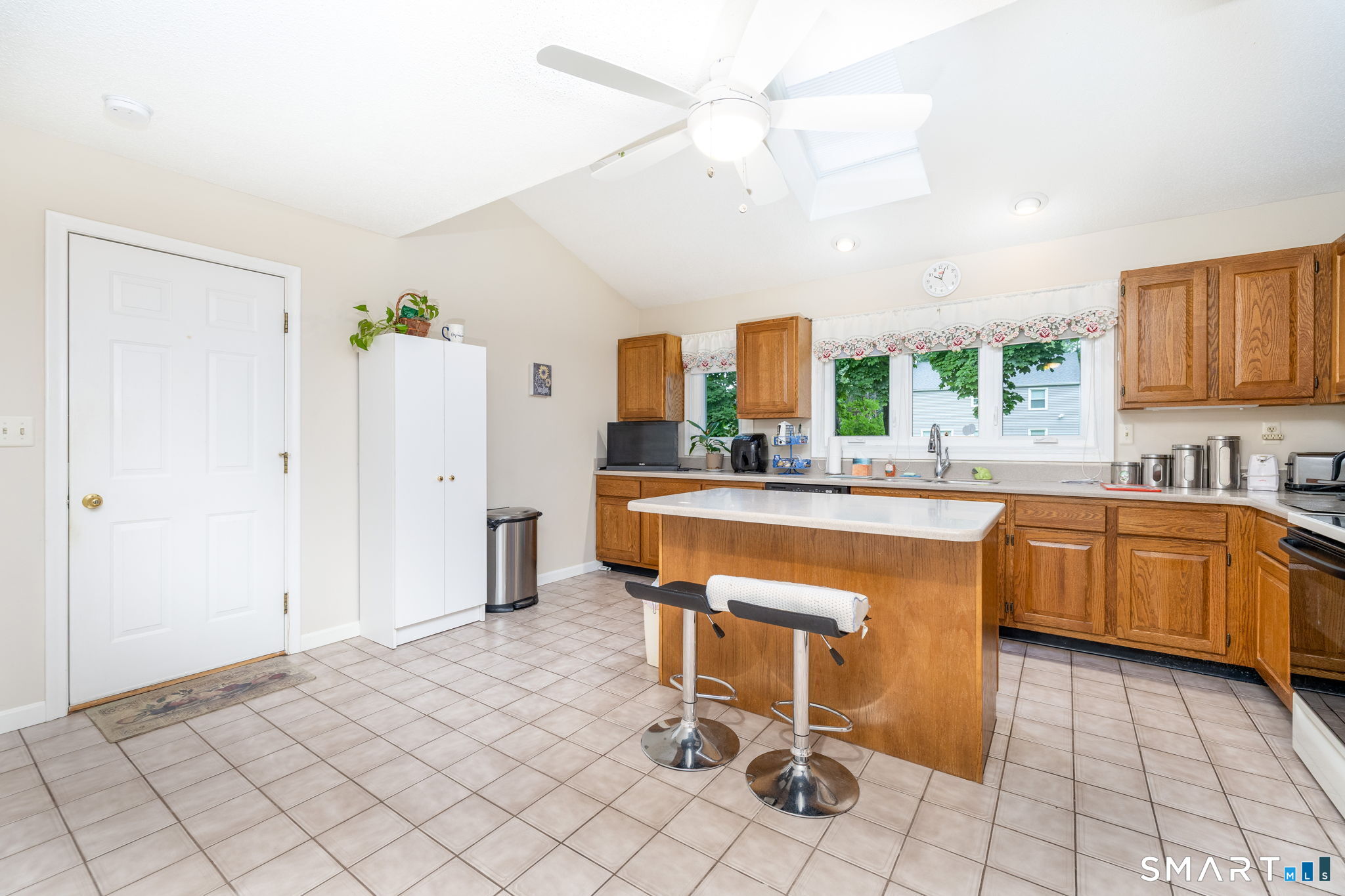 186 Main Street Unit: B
