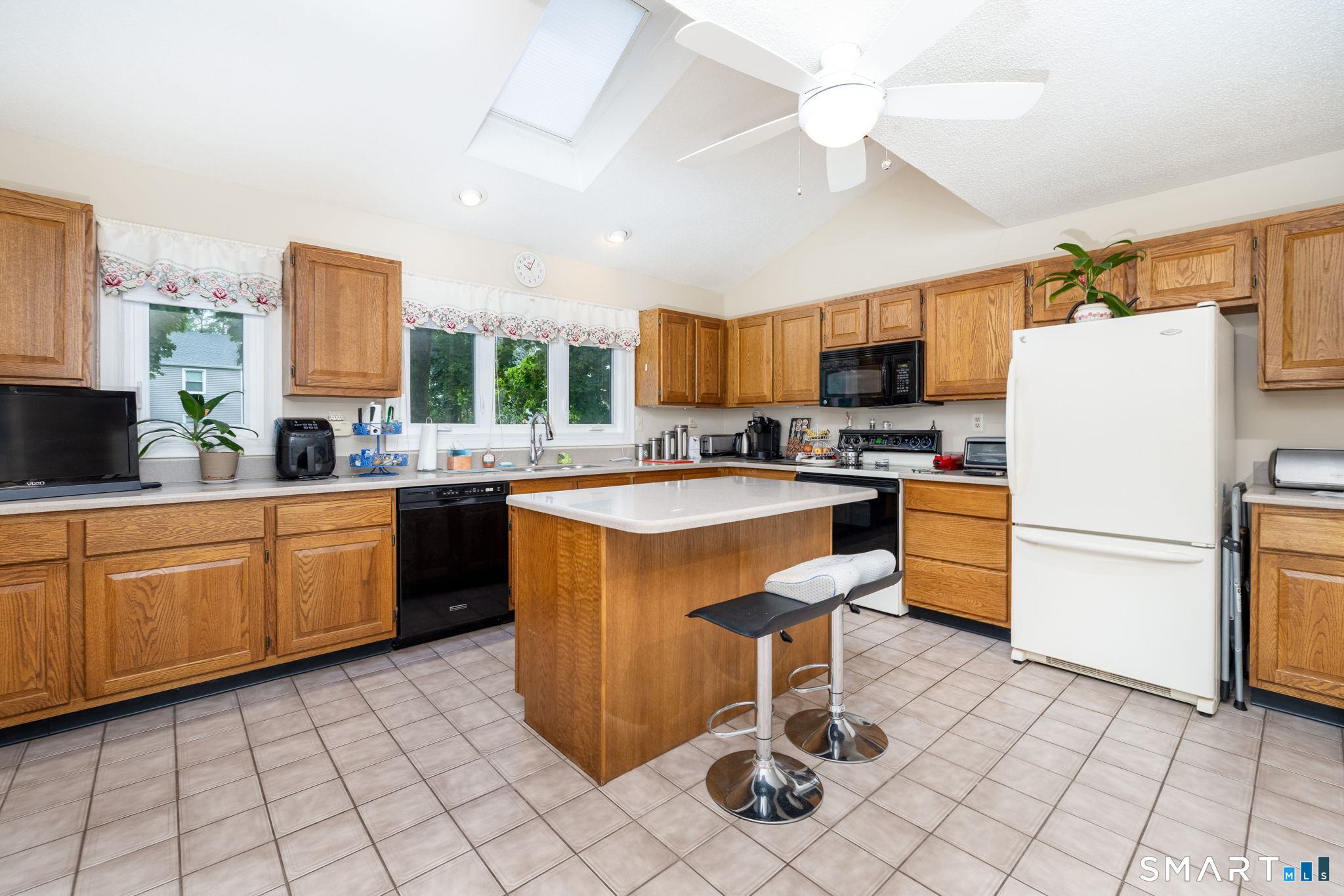 186 Main Street Unit: B