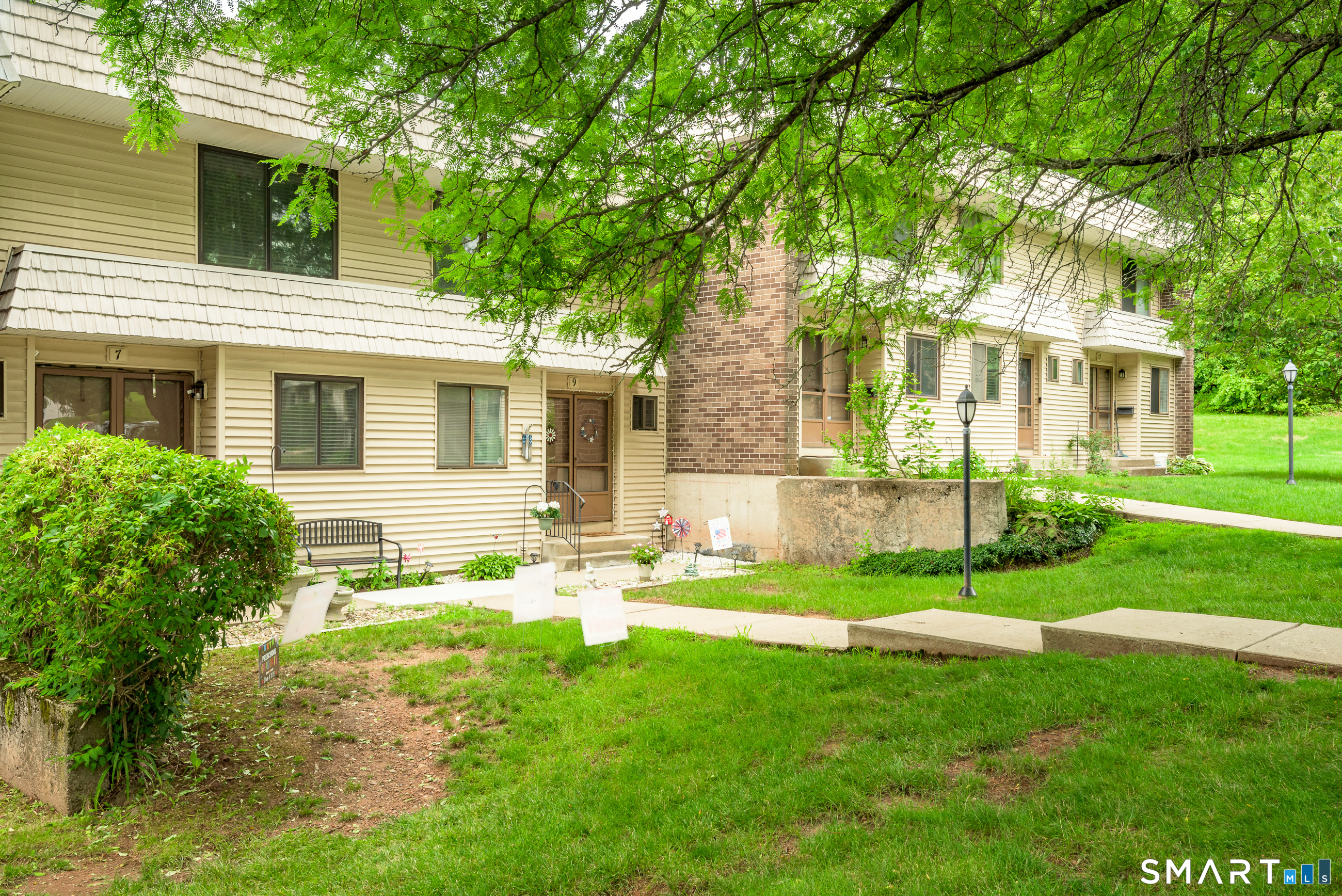 9 Hemlock Court Unit: 9