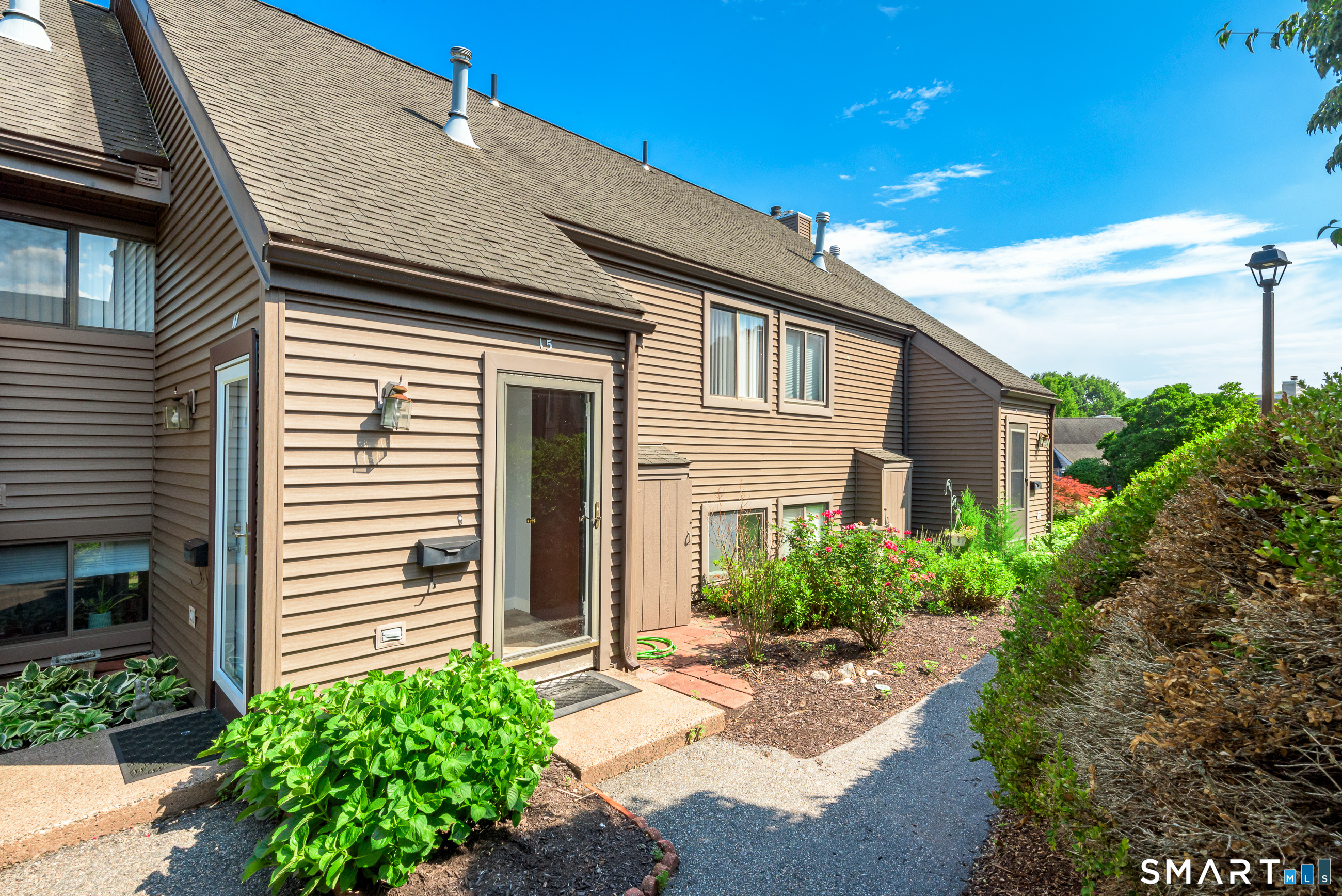 15 Hollister Way North Unit: 15