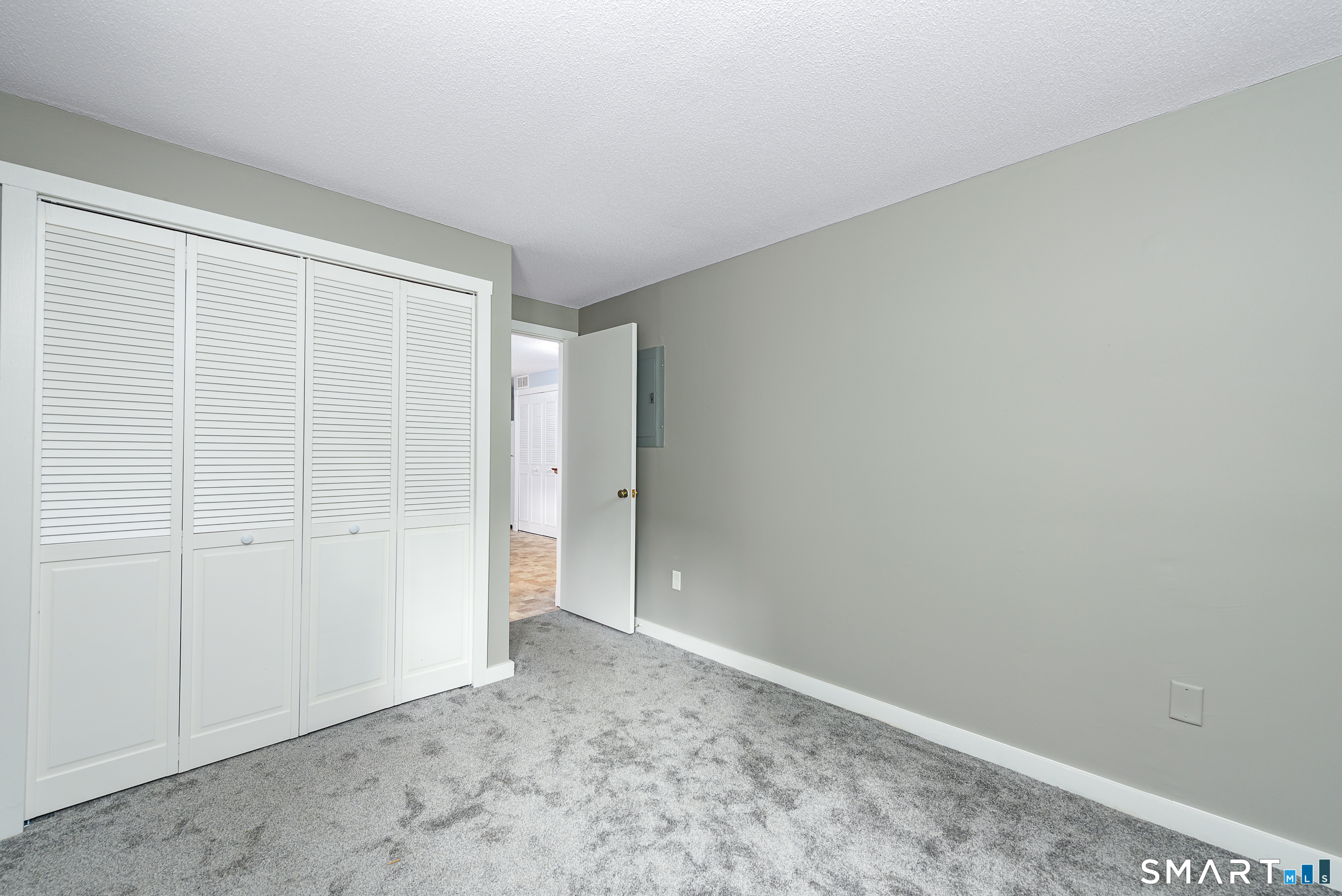 15 Hollister Way North Unit: 15