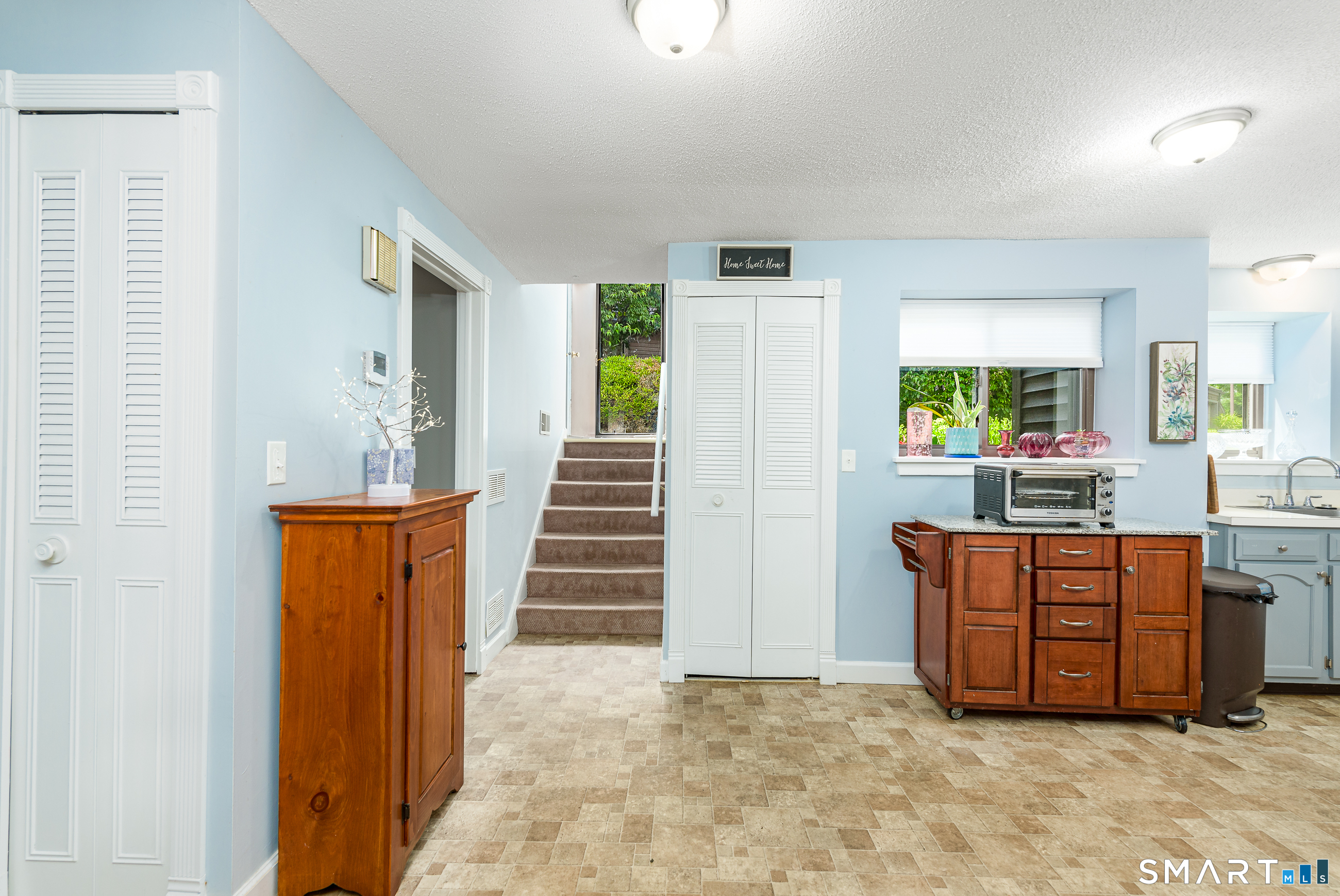 15 Hollister Way North Unit: 15