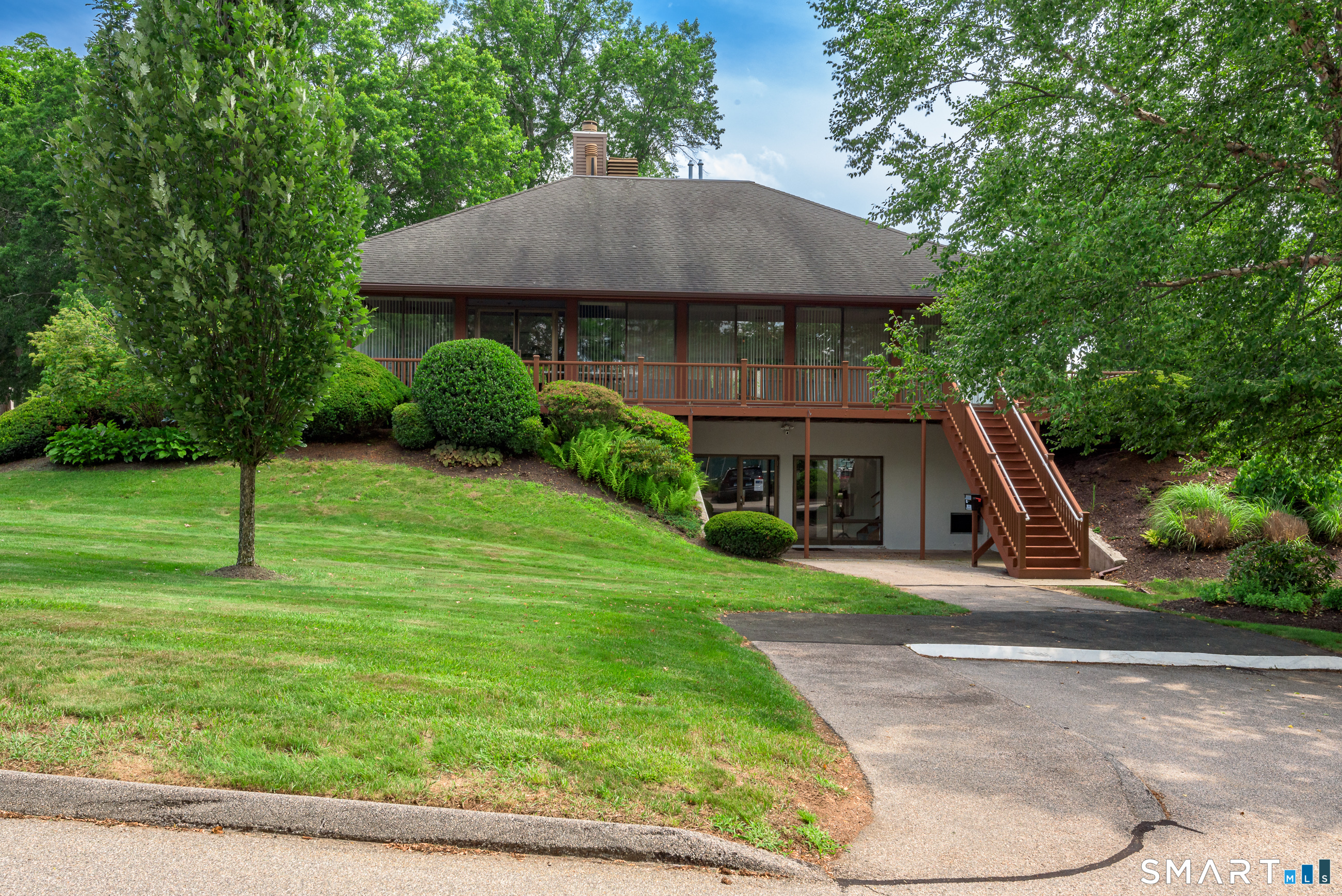 15 Hollister Way North Unit: 15
