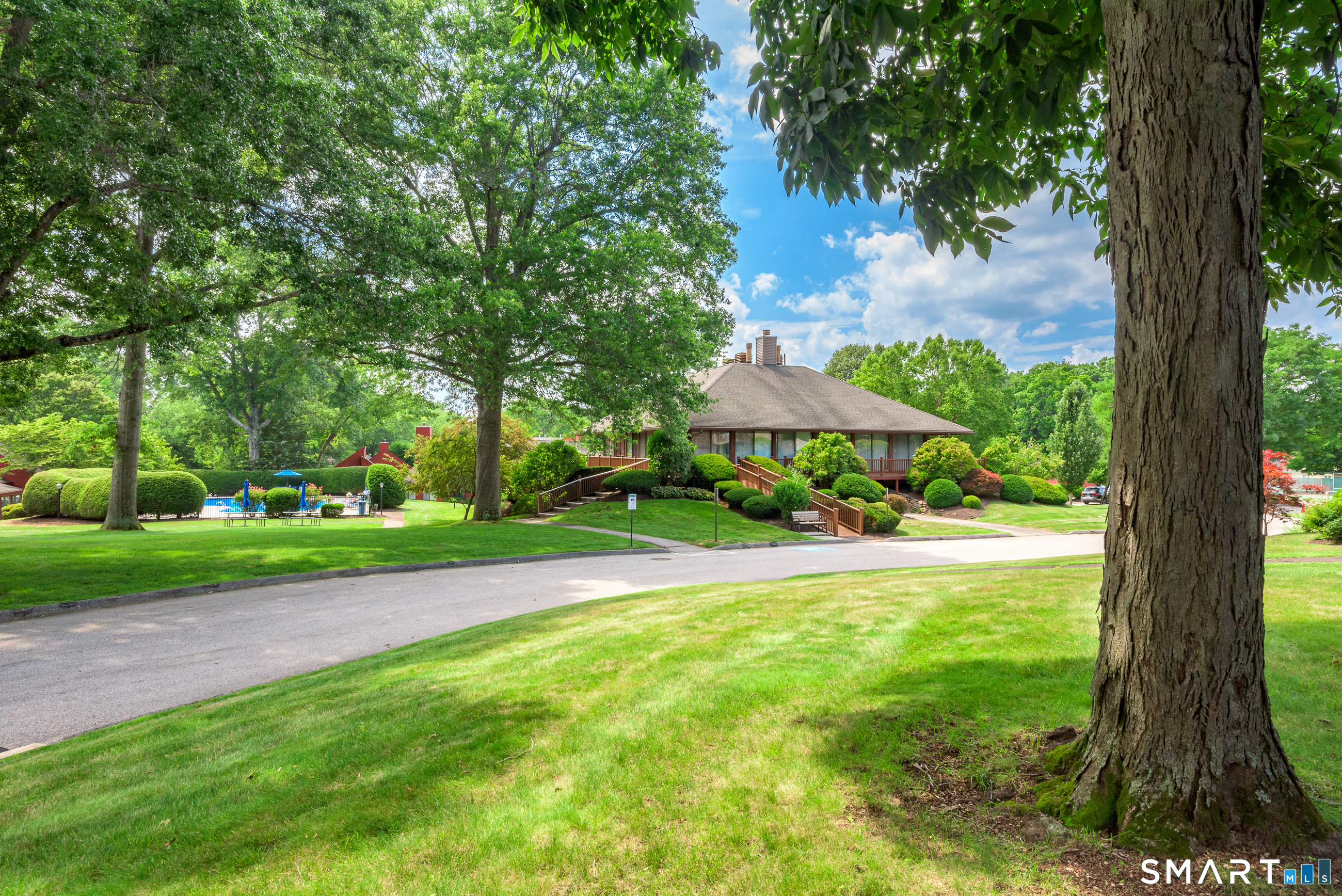 15 Hollister Way North Unit: 15