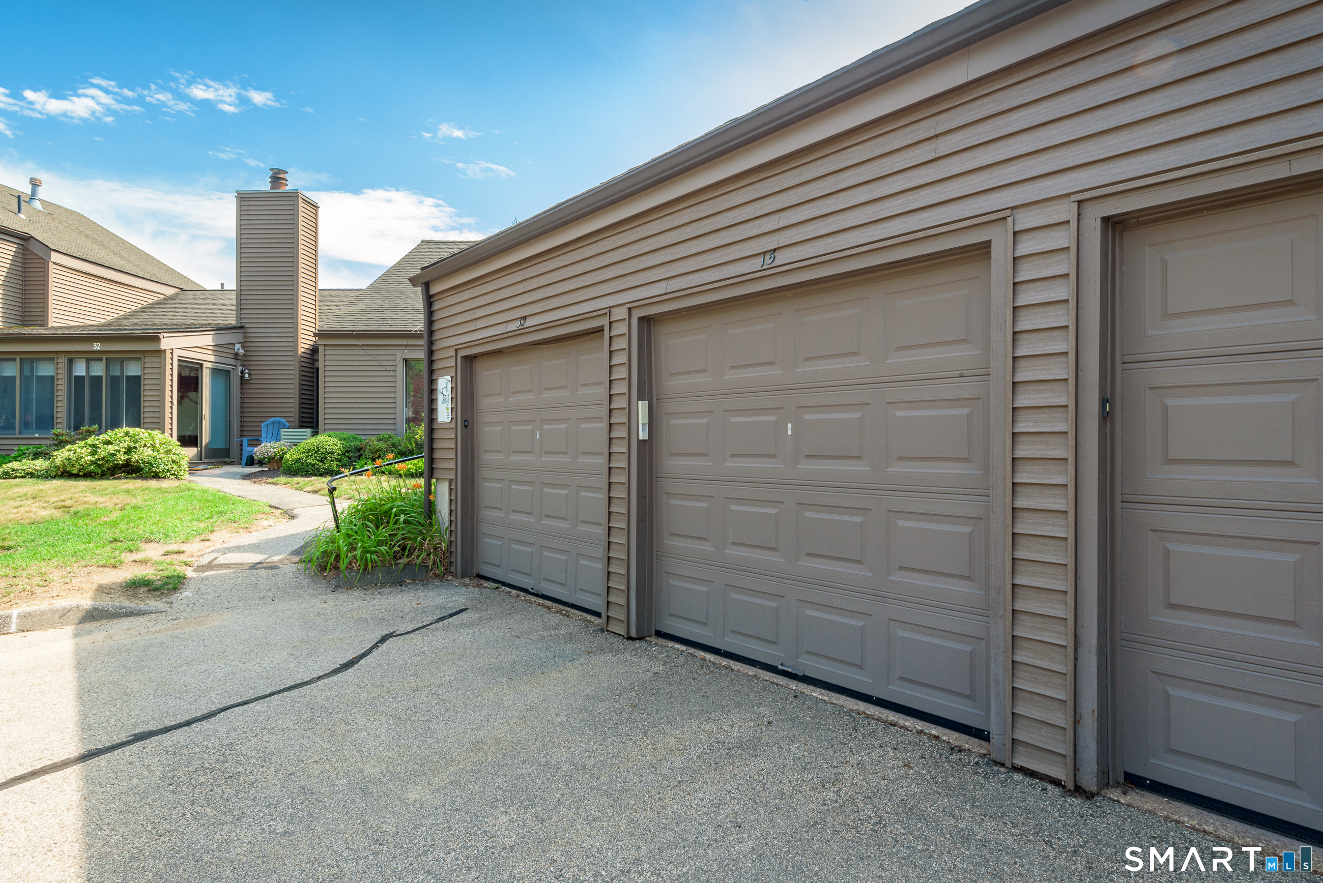 15 Hollister Way North Unit: 15