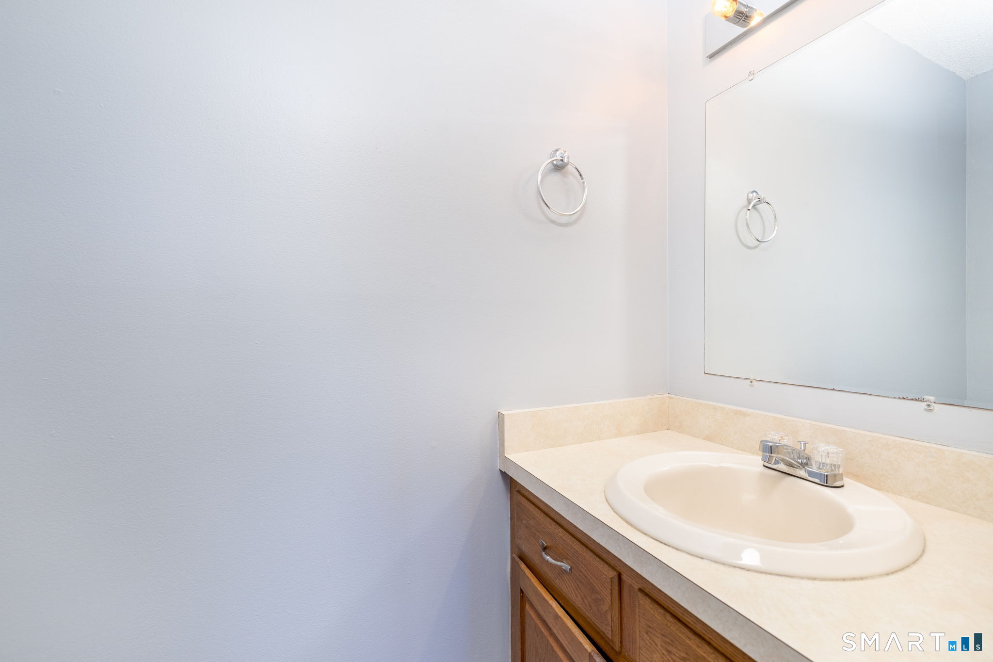 895 Matthews Street Unit: 62