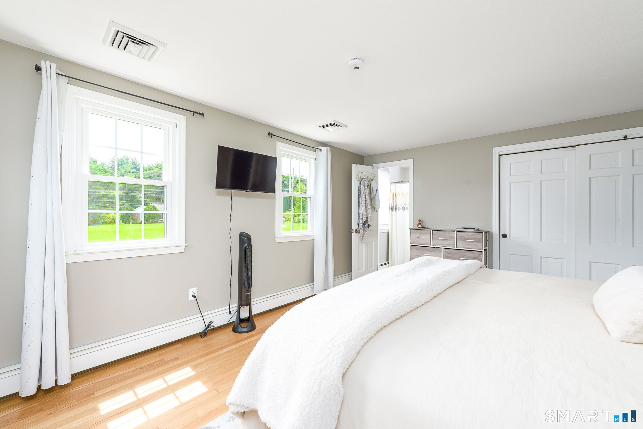 4 Lenora Drive