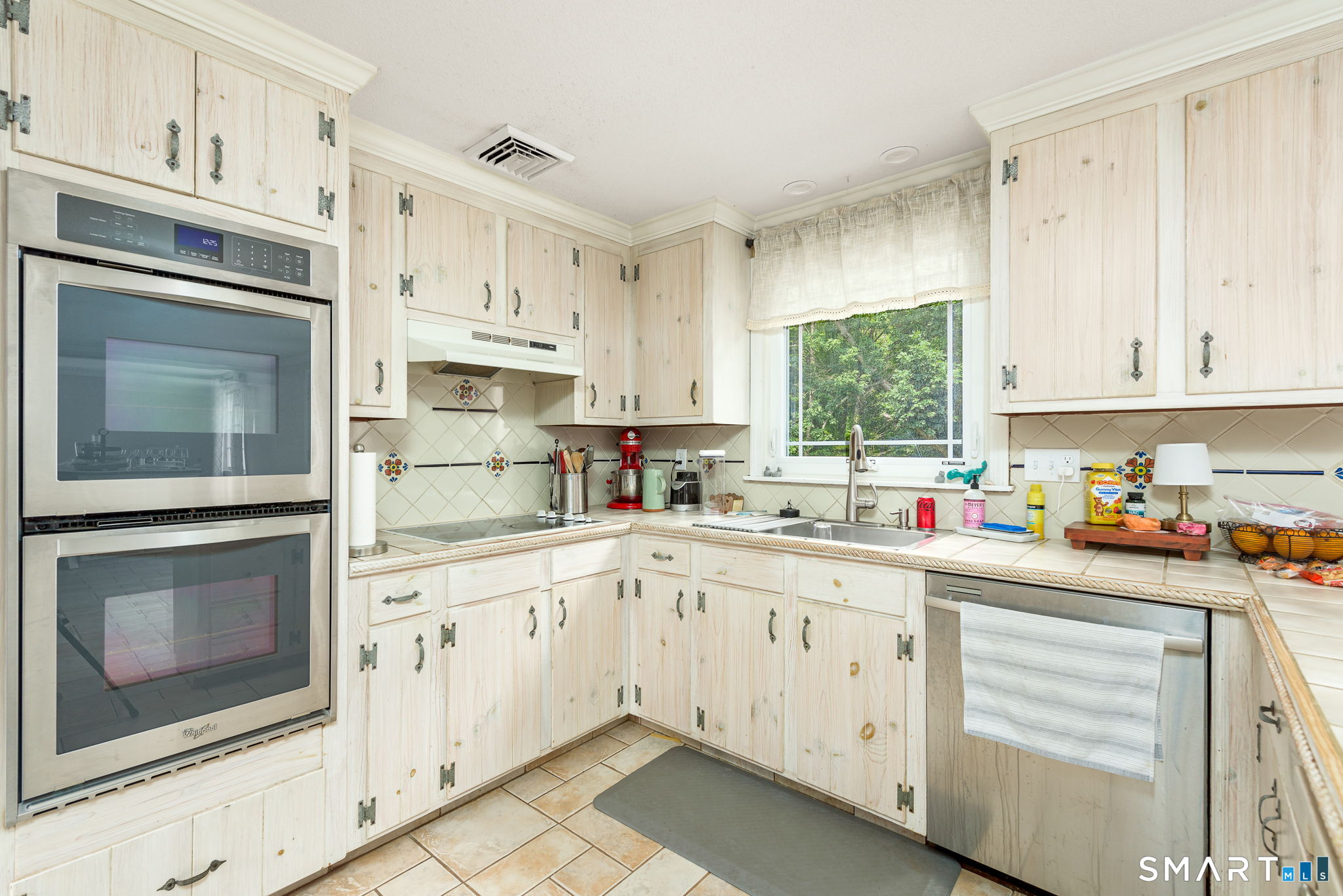 4 Lenora Drive