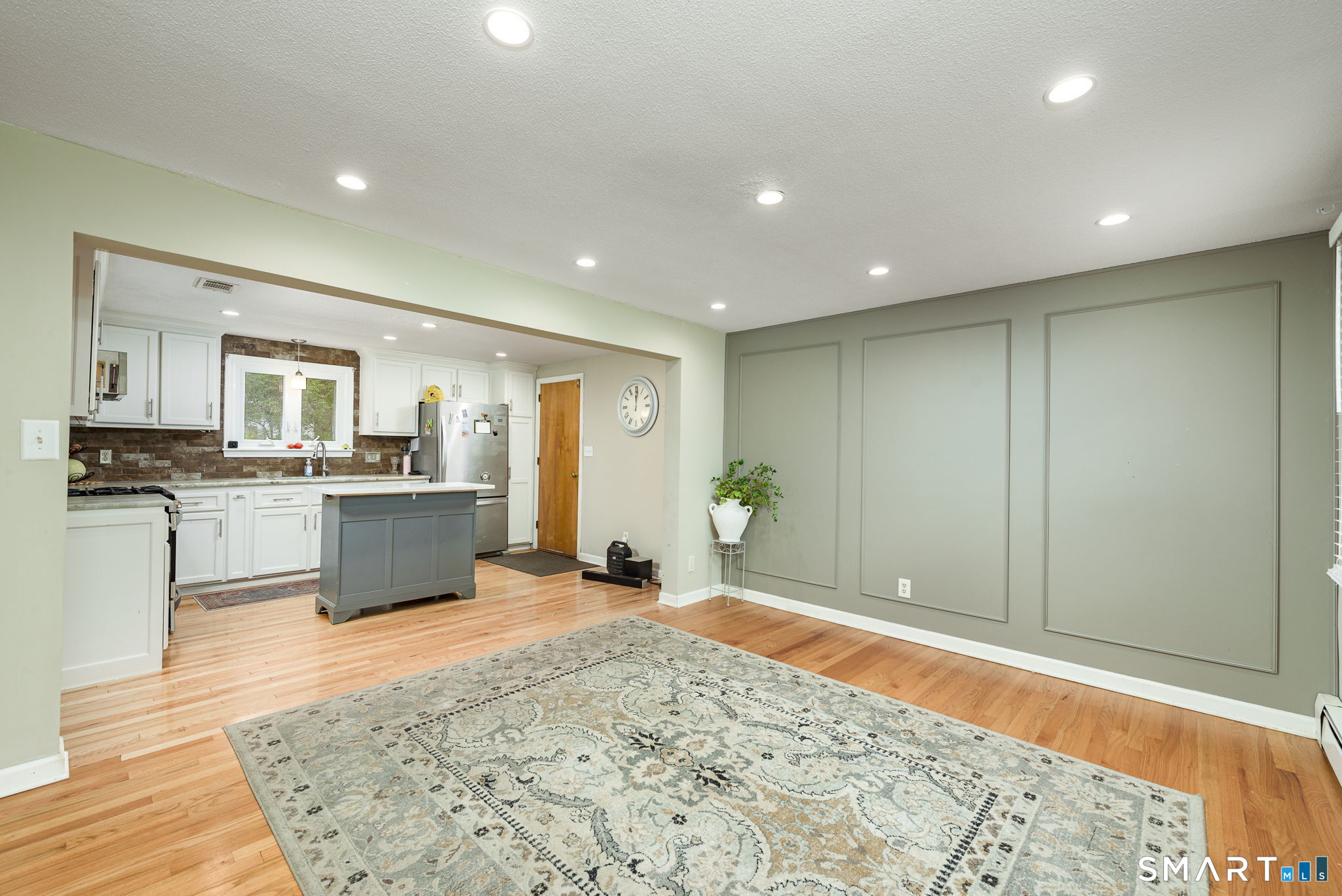 17 Pequot Road